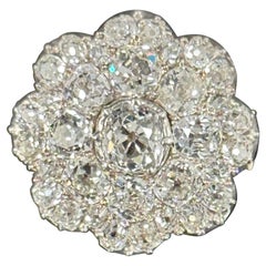 Antiguo Anillo de Cóctel con Racimo Floral de Diamantes del Siglo XIX Oro Plateado