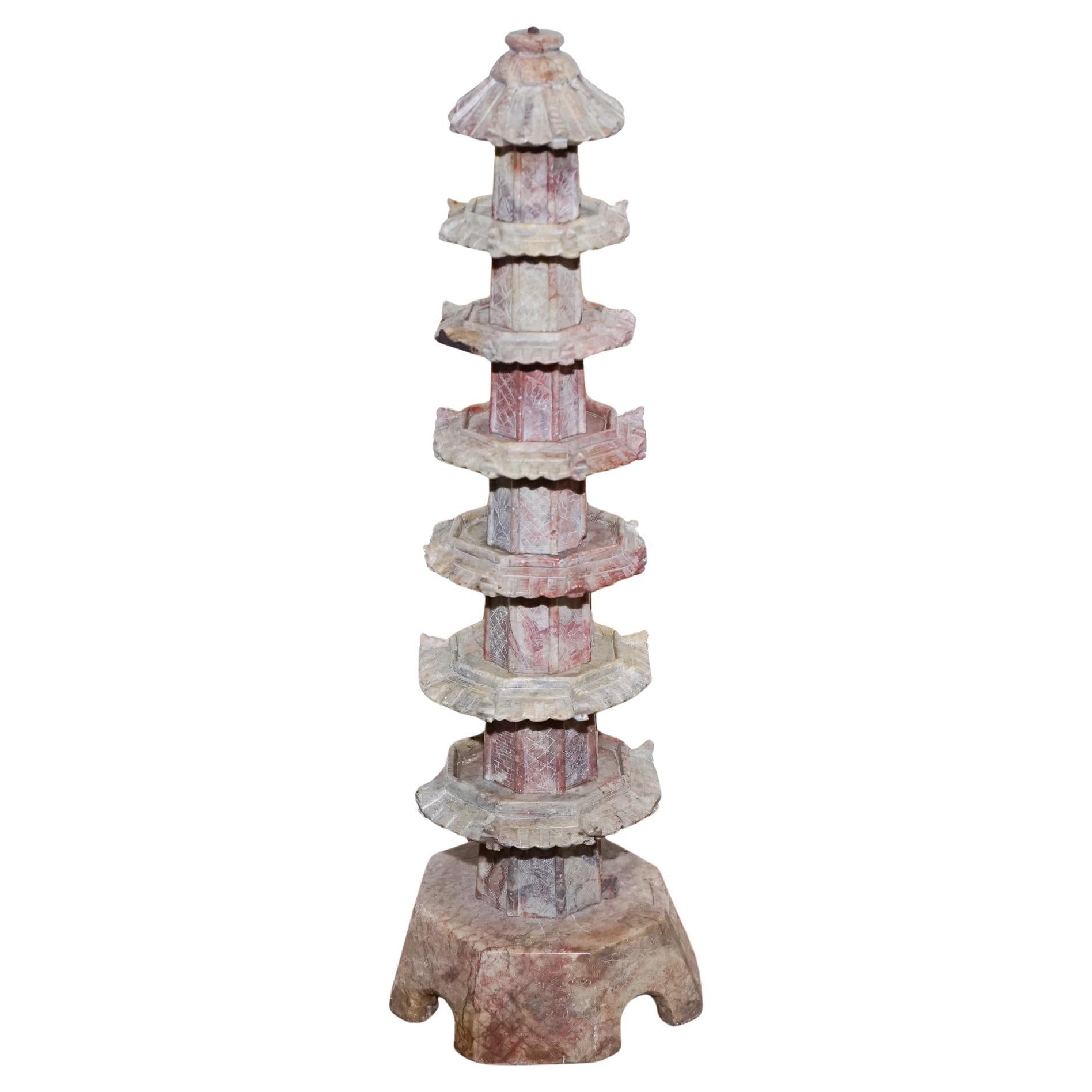 ANTIQUE 19TH CENTURY ORIENTAL CARVED SOAPSTONE PAGODA VERY DECORATiVE en vente