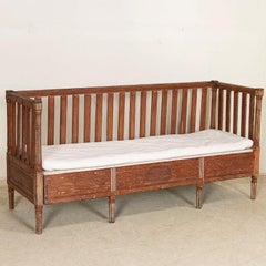 Banc de rangement suédois ancien du 19ème siècle original peint en rouge