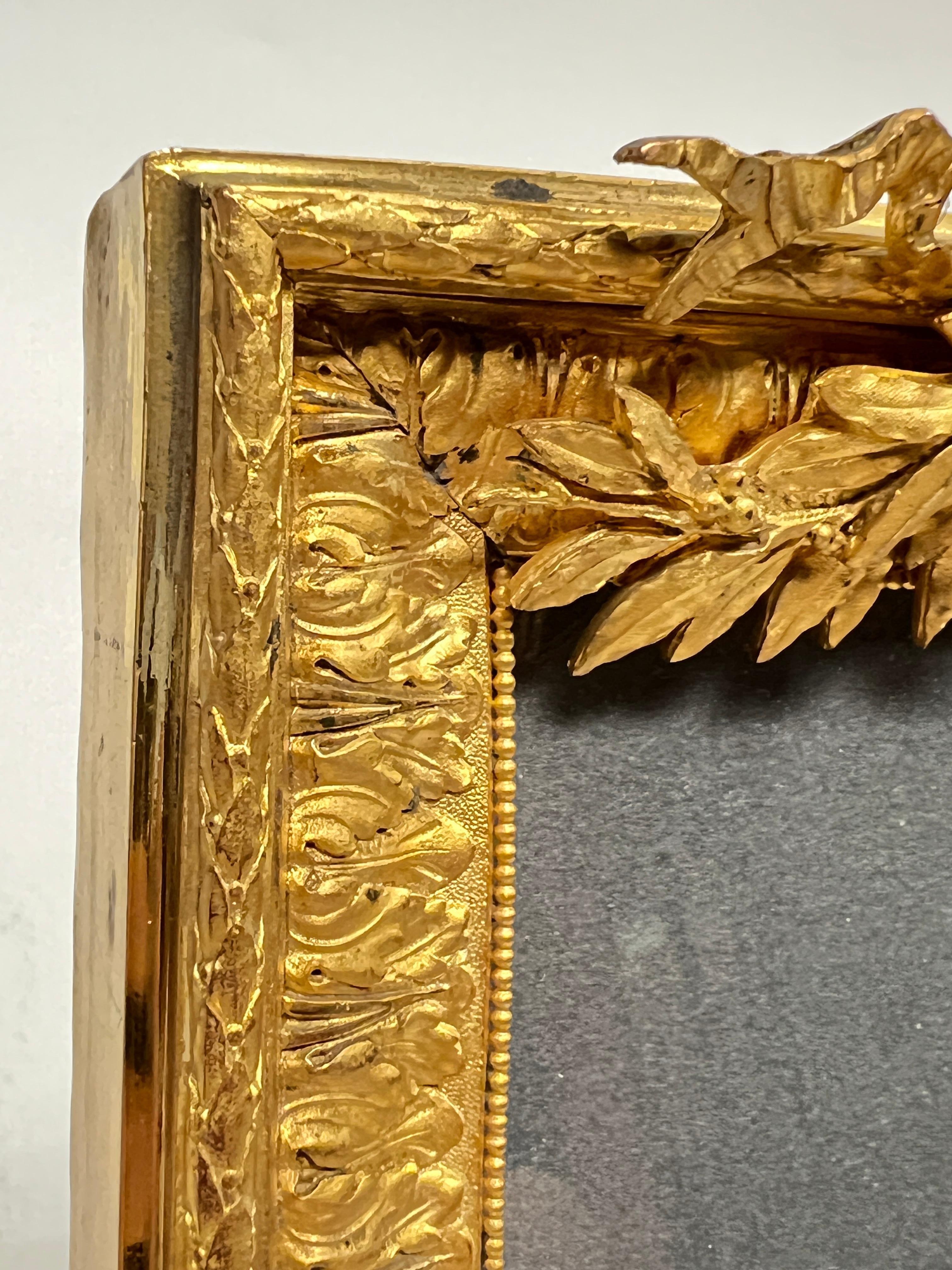 Cadre ancien en bronze doré du 19ème siècle en vente 6