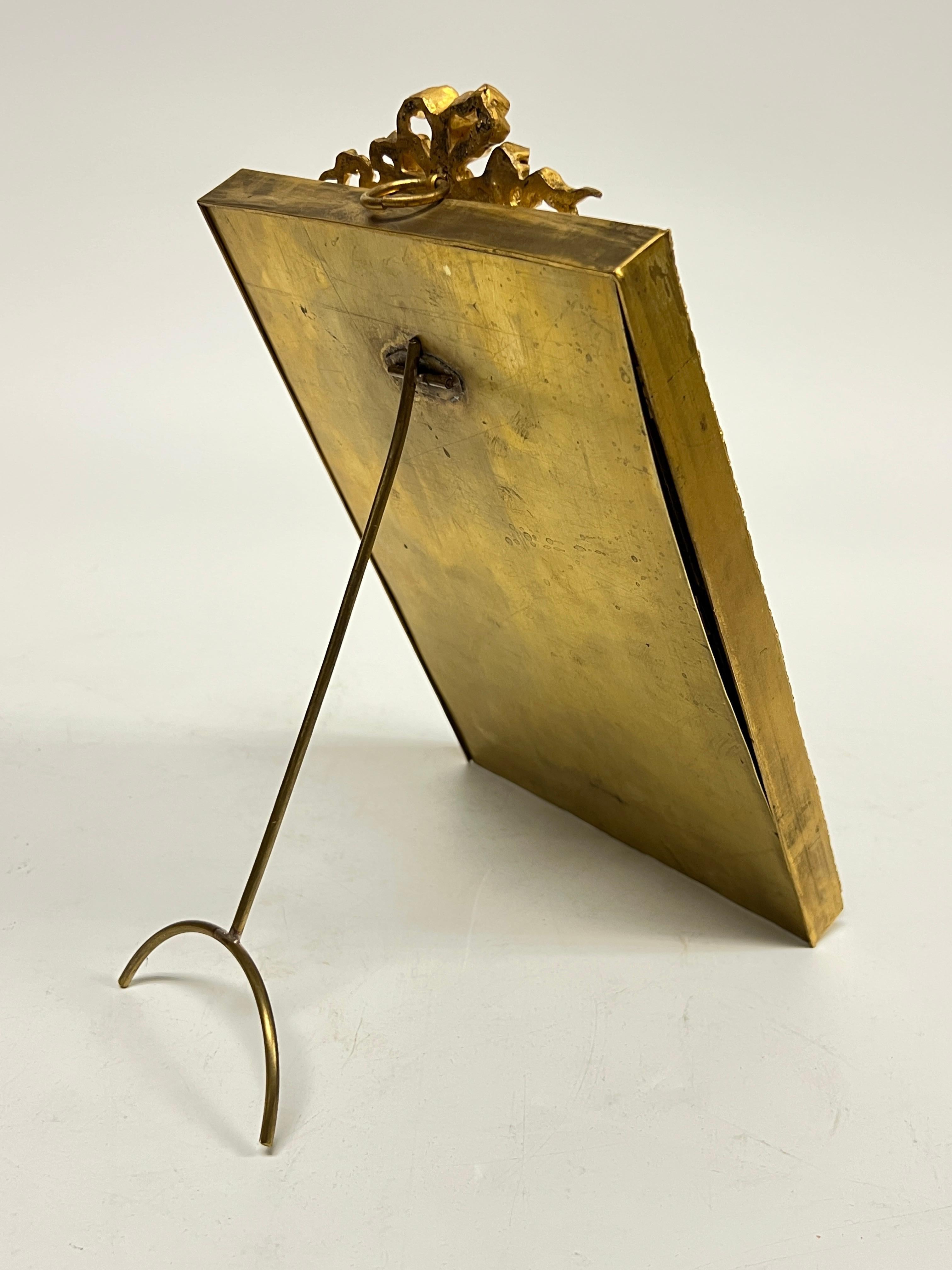 Cadre ancien en bronze doré du 19ème siècle en vente 1