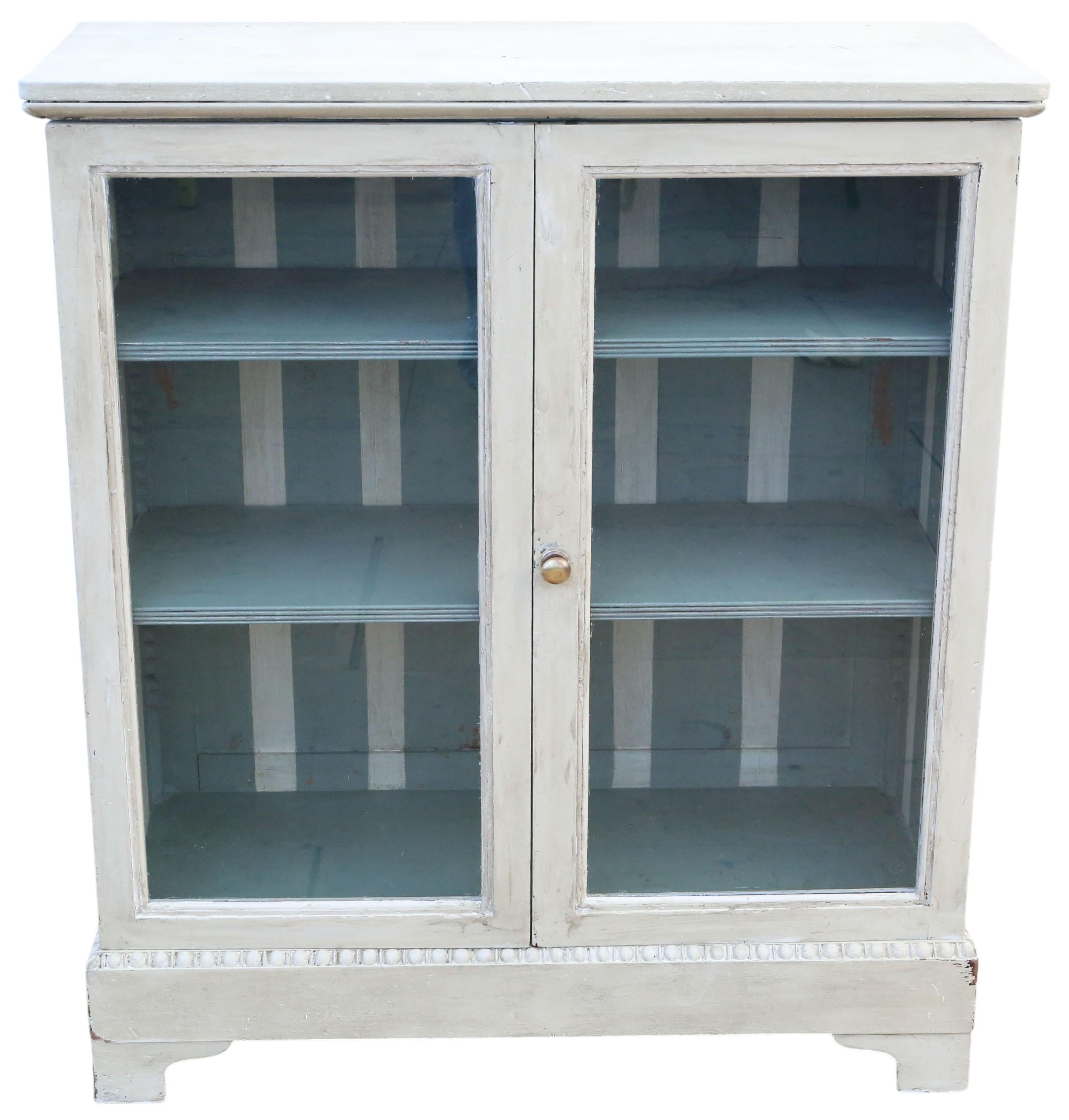Britannico Antique 19th Century Painted Glazed Adjustable Bookcase / Display Cabinet in vendita