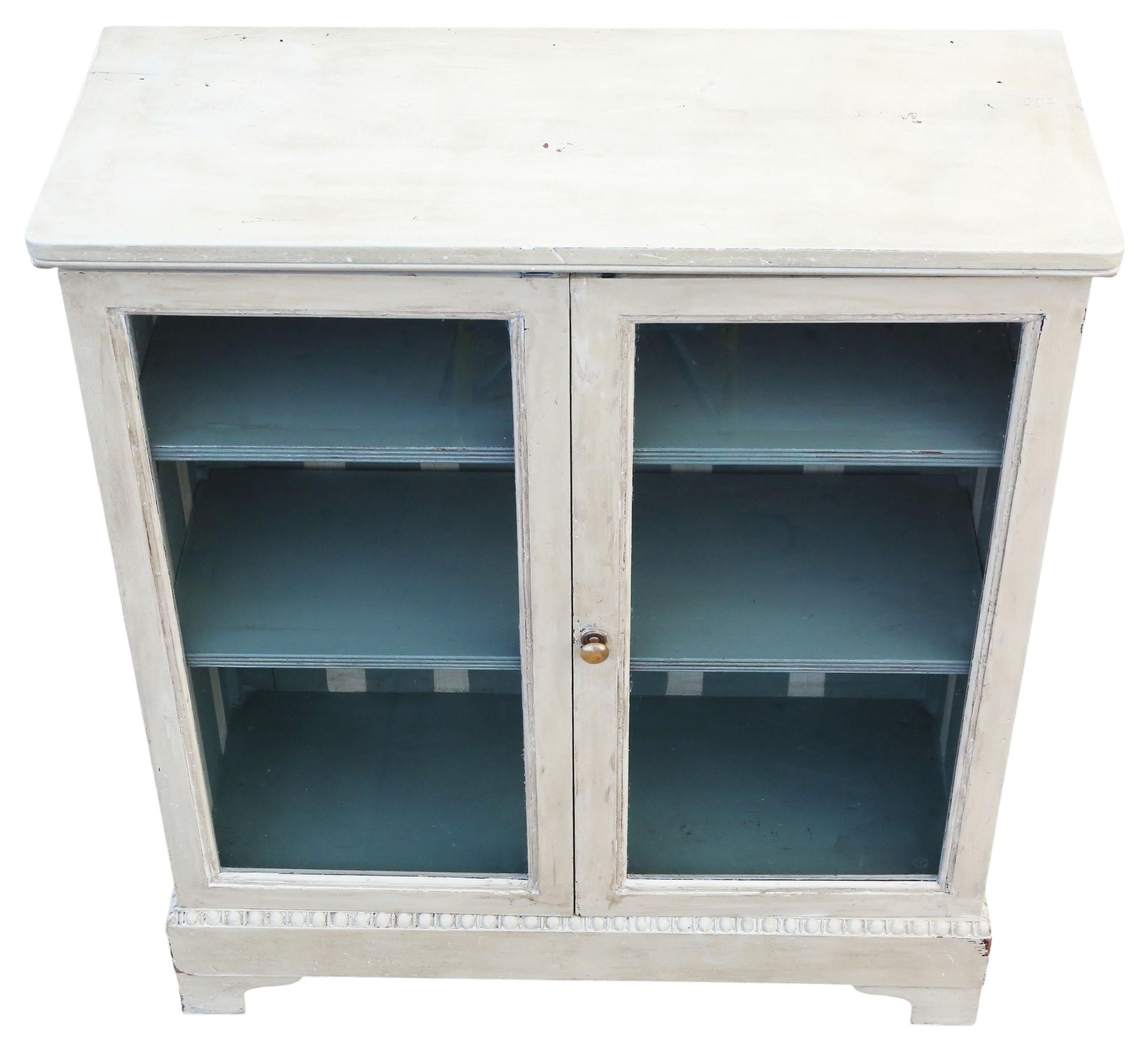Antique 19th Century Painted Glazed Adjustable Bookcase / Display Cabinet In condizioni buone in vendita a Wisbech, Cambridgeshire