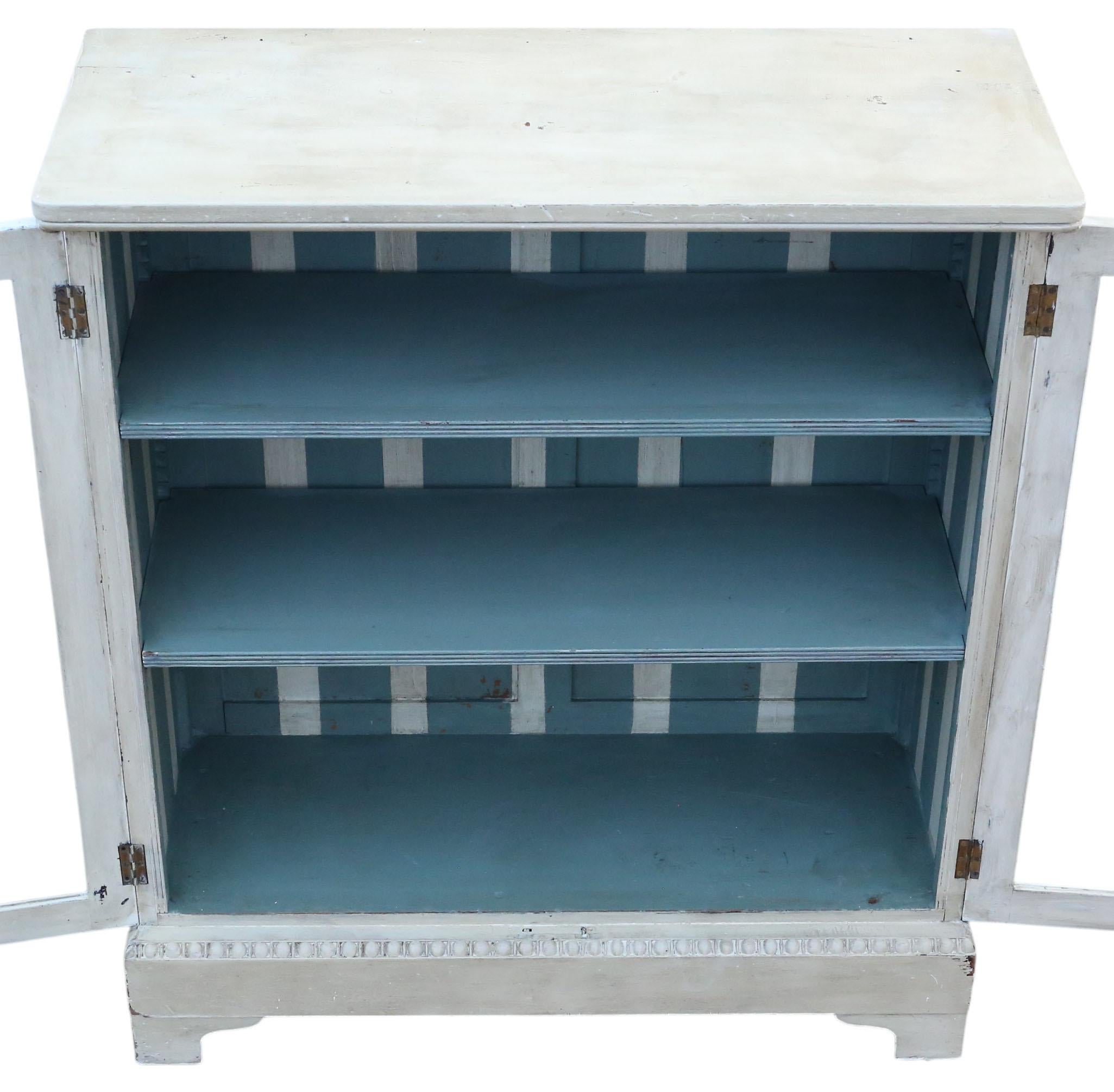 Legno Antique 19th Century Painted Glazed Adjustable Bookcase / Display Cabinet in vendita