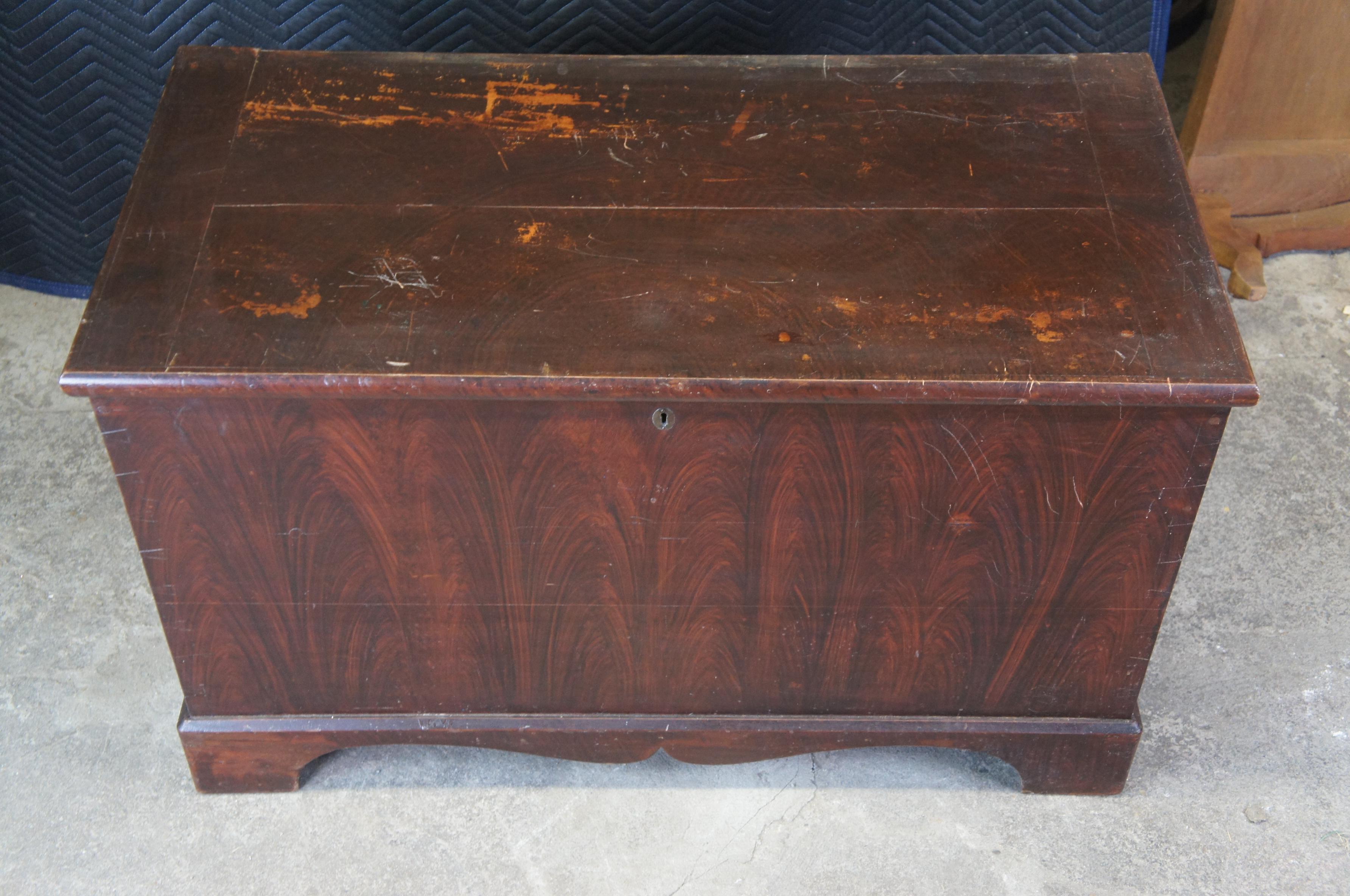 Antique 19th Century Painted Grain Poplar Dovetailed Blanket Storage Trunk Chest In Fair Condition For Sale In Dayton, OH