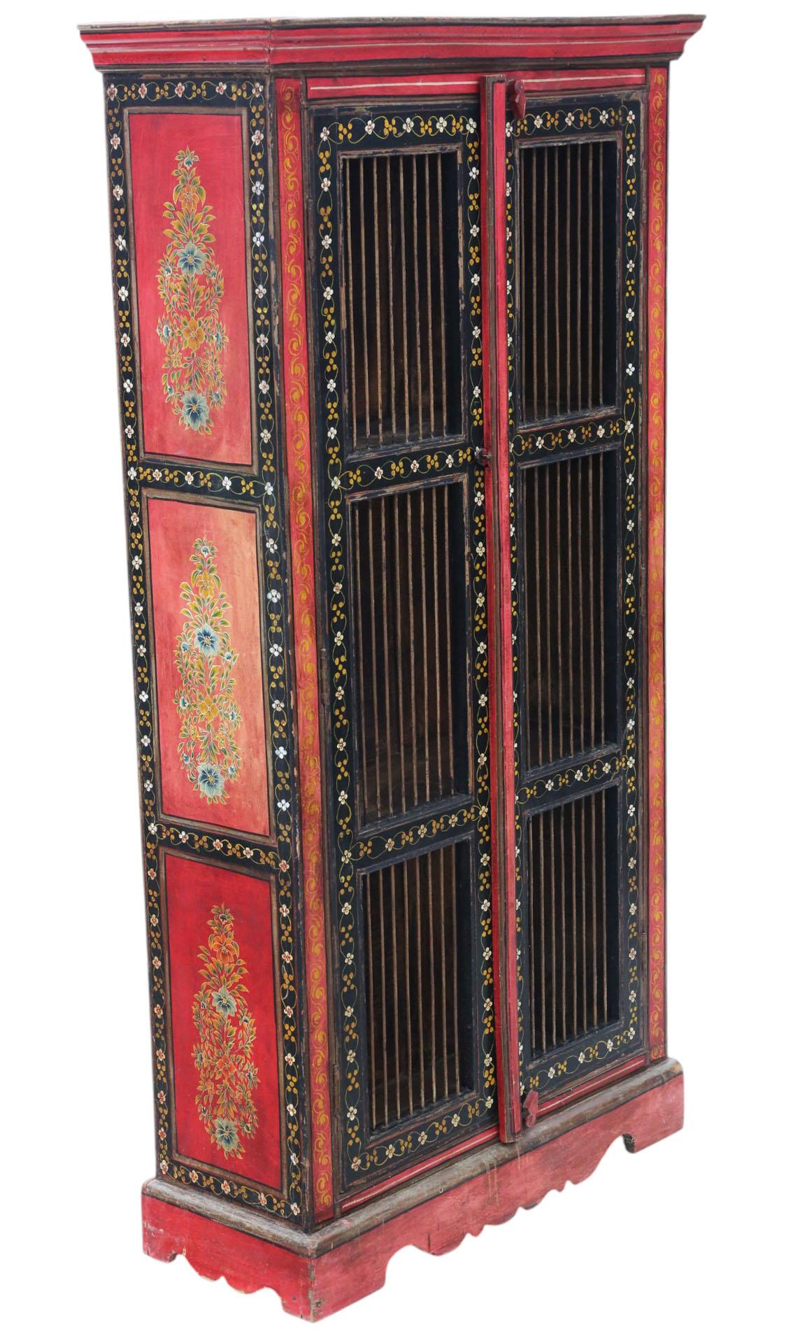 Antiguo armario de despensa pintado del siglo XIX Almacenamiento de gran calidad en venta 2
