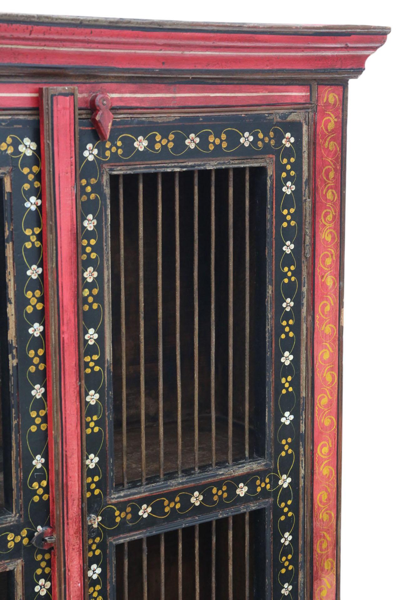 Antiguo armario de despensa pintado del siglo XIX Almacenamiento de gran calidad en venta 3