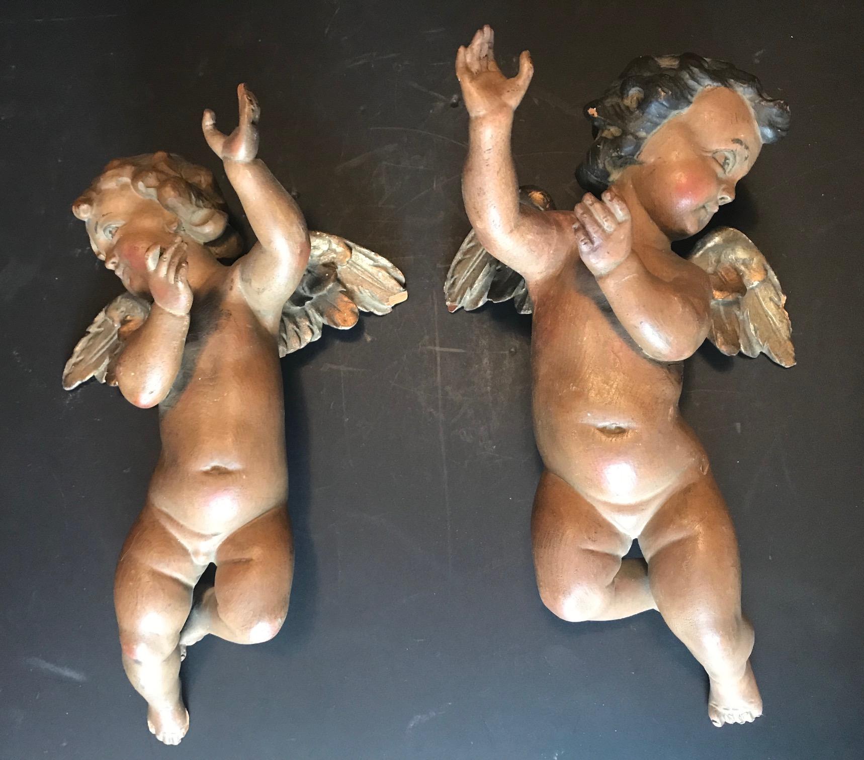 Antique 19th Century Pair of Carved and Polychrome Wood Putti Sculptures In Good Condition In Vero Beach, FL