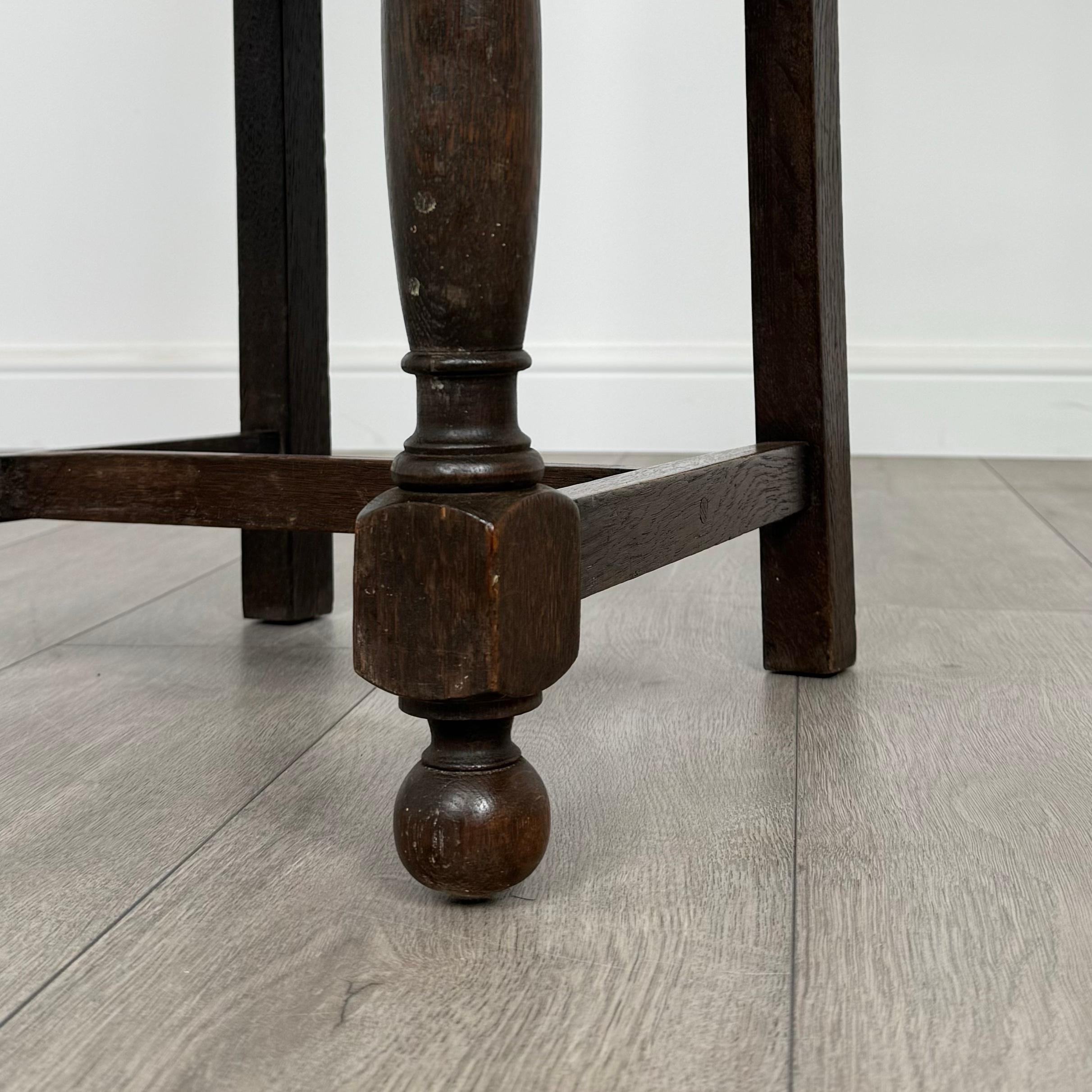 Antica coppia di sedie da camera intagliate del XIX secolo in Oak ( REF AFS-3674 ) in vendita 7