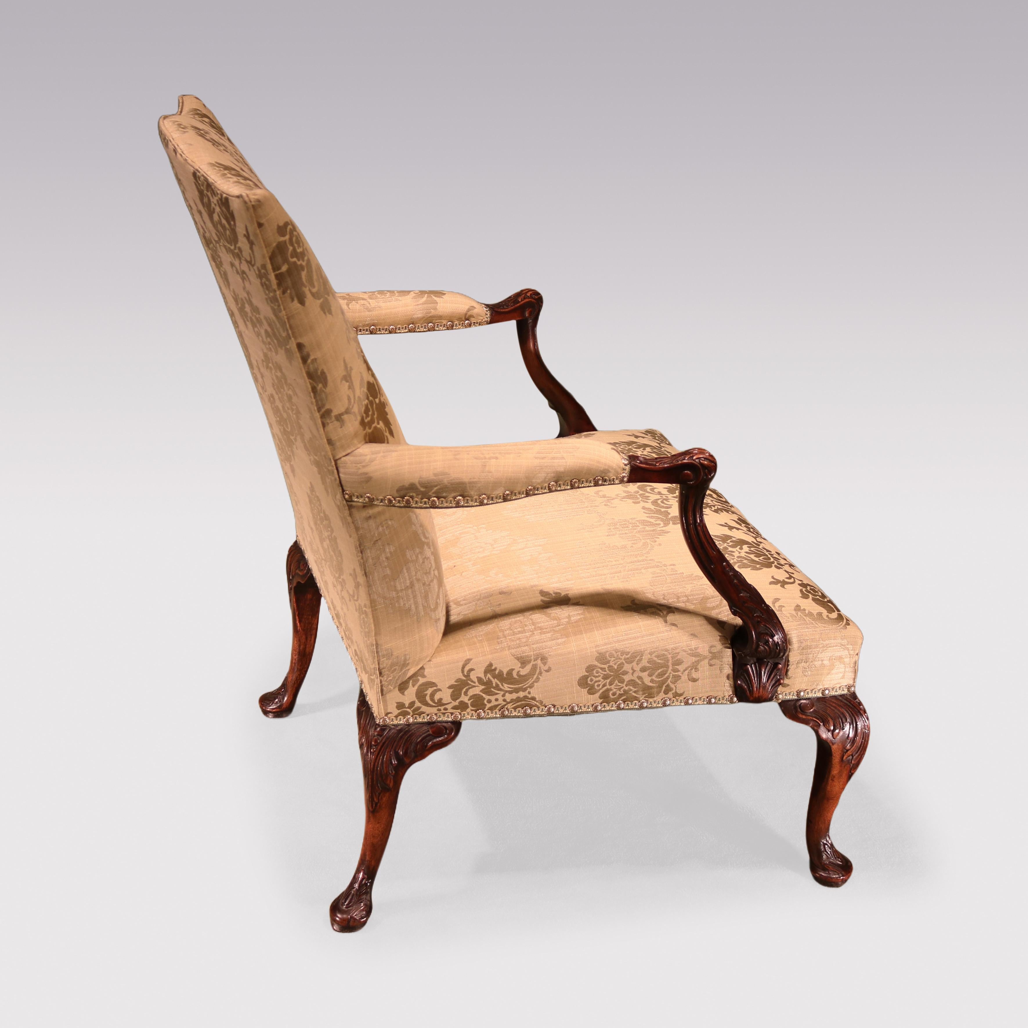 Victorien tardif Paire de fauteuils de bibliothèque Gainsborough Antique Revival Chippendale du 19e siècle en vente