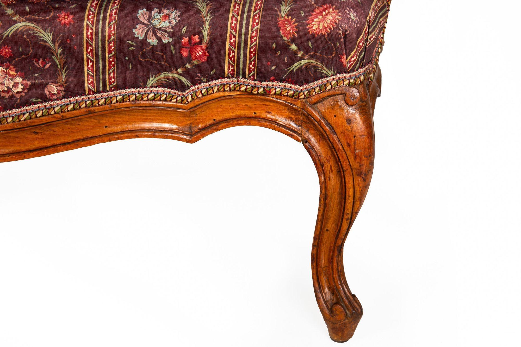 Paar antike französische Sessel aus patiniertem Buchenholz aus dem 19. Jahrhundert im Angebot 4