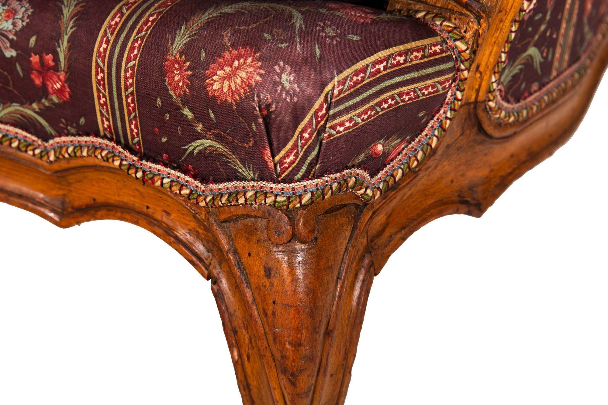 Paar antike französische Sessel aus patiniertem Buchenholz aus dem 19. Jahrhundert im Angebot 5
