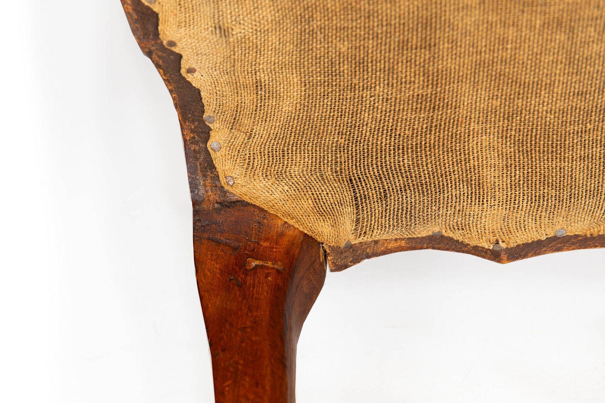 Paar antike französische Sessel aus patiniertem Buchenholz aus dem 19. Jahrhundert im Angebot 11