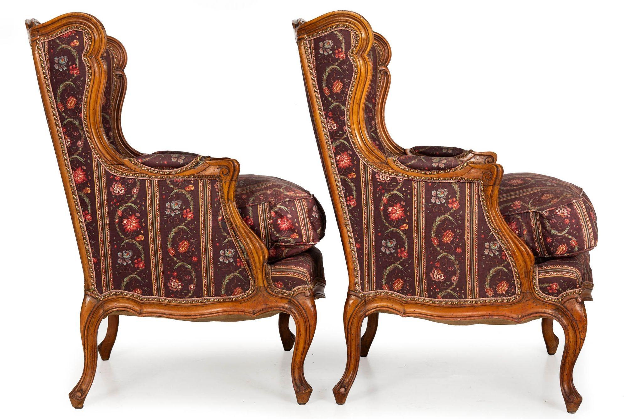 Louis XV Antique 19th Century Pair of French Patinated Beechwood Arm Chairs For Sale