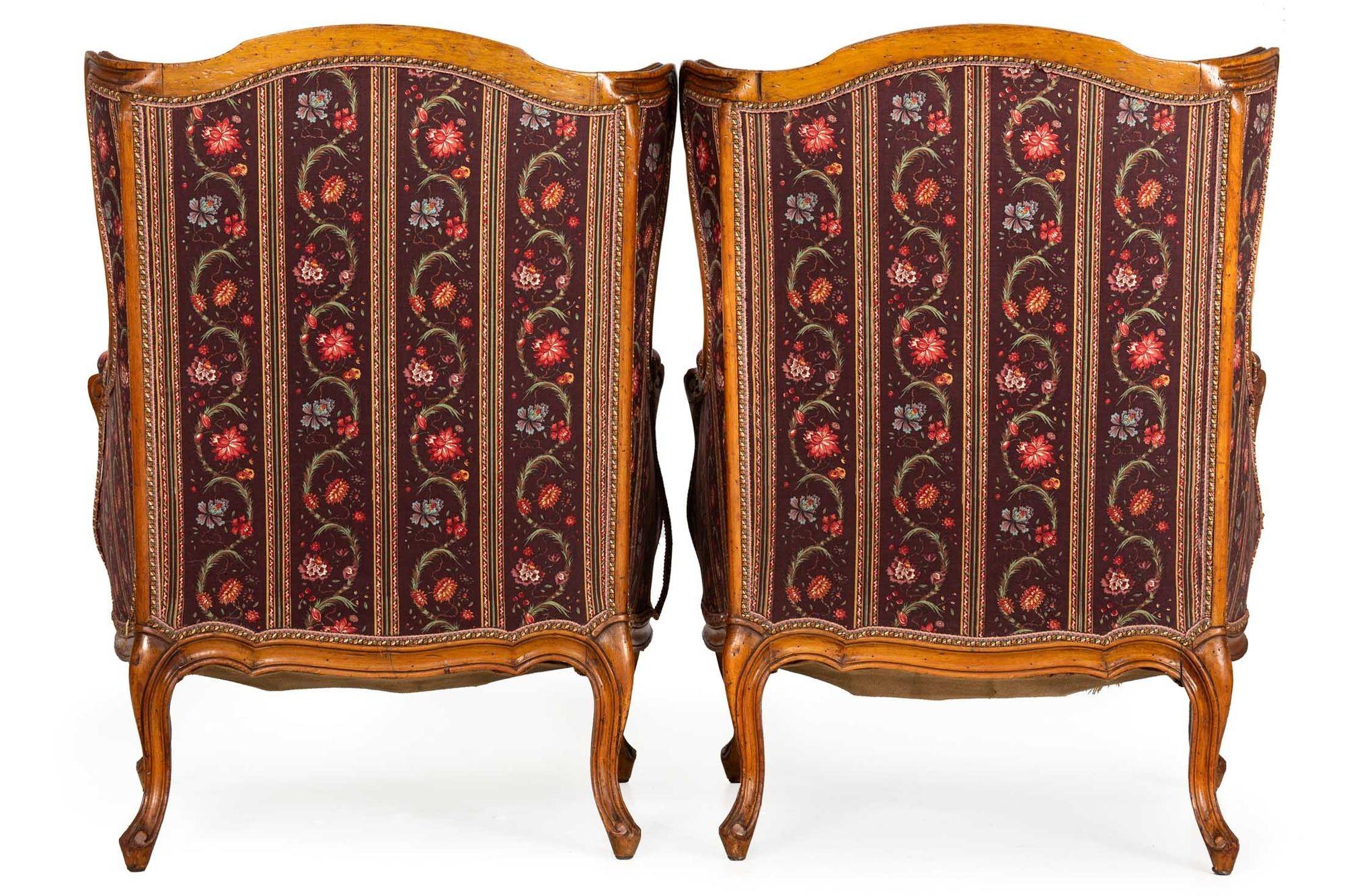 Antique 19th Century Pair of French Patinated Beechwood Arm Chairs In Good Condition For Sale In Shippensburg, PA