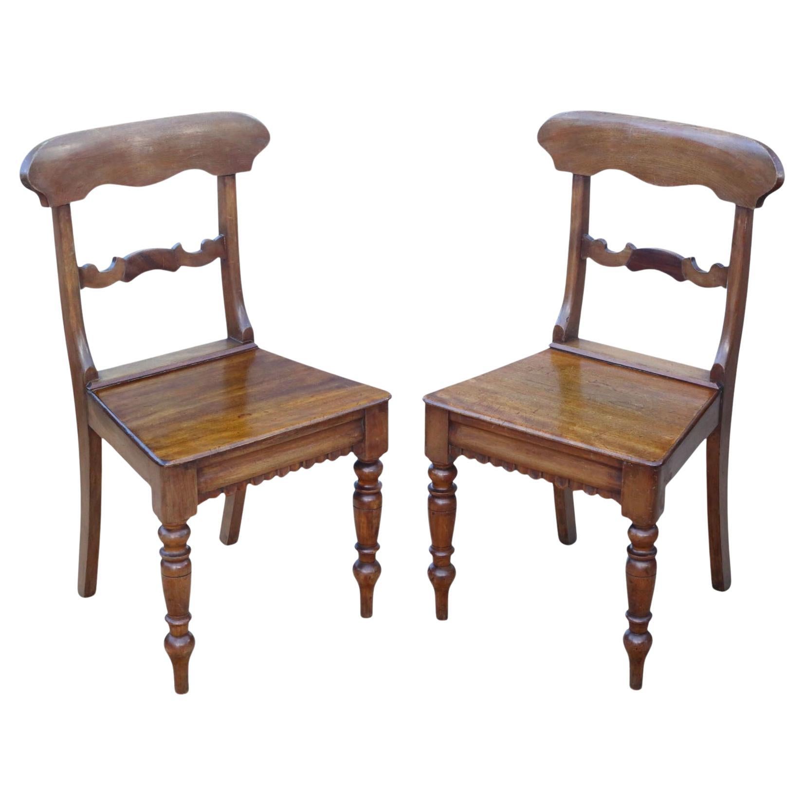 Ancienne paire de chaises en acajou du 19e siècle Cuisine, salle à manger, hall ou bureau en vente
