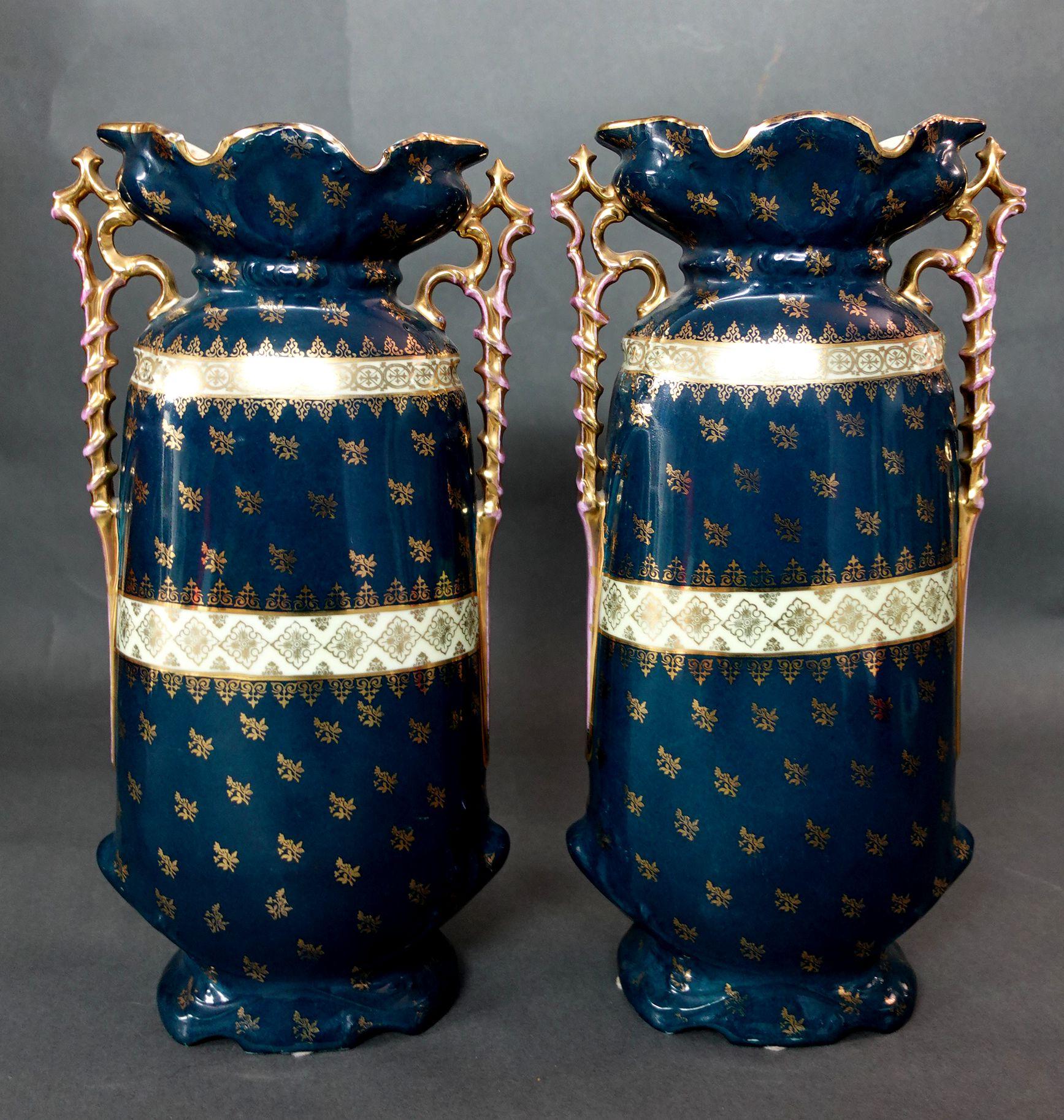 Paire de vases autrichiens Victoria Carlsbad du 19ème siècle « marqués » en vente 5