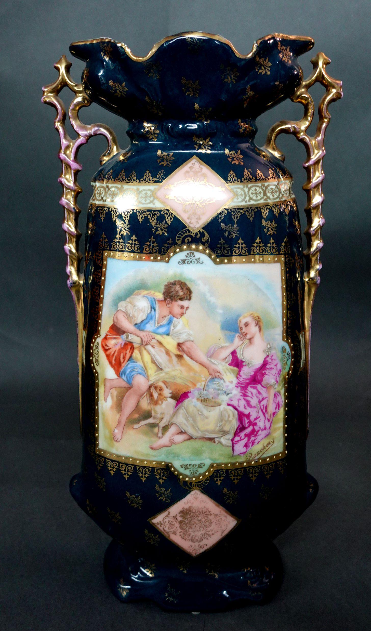 Autrichien Paire de vases autrichiens Victoria Carlsbad du 19ème siècle « marqués » en vente