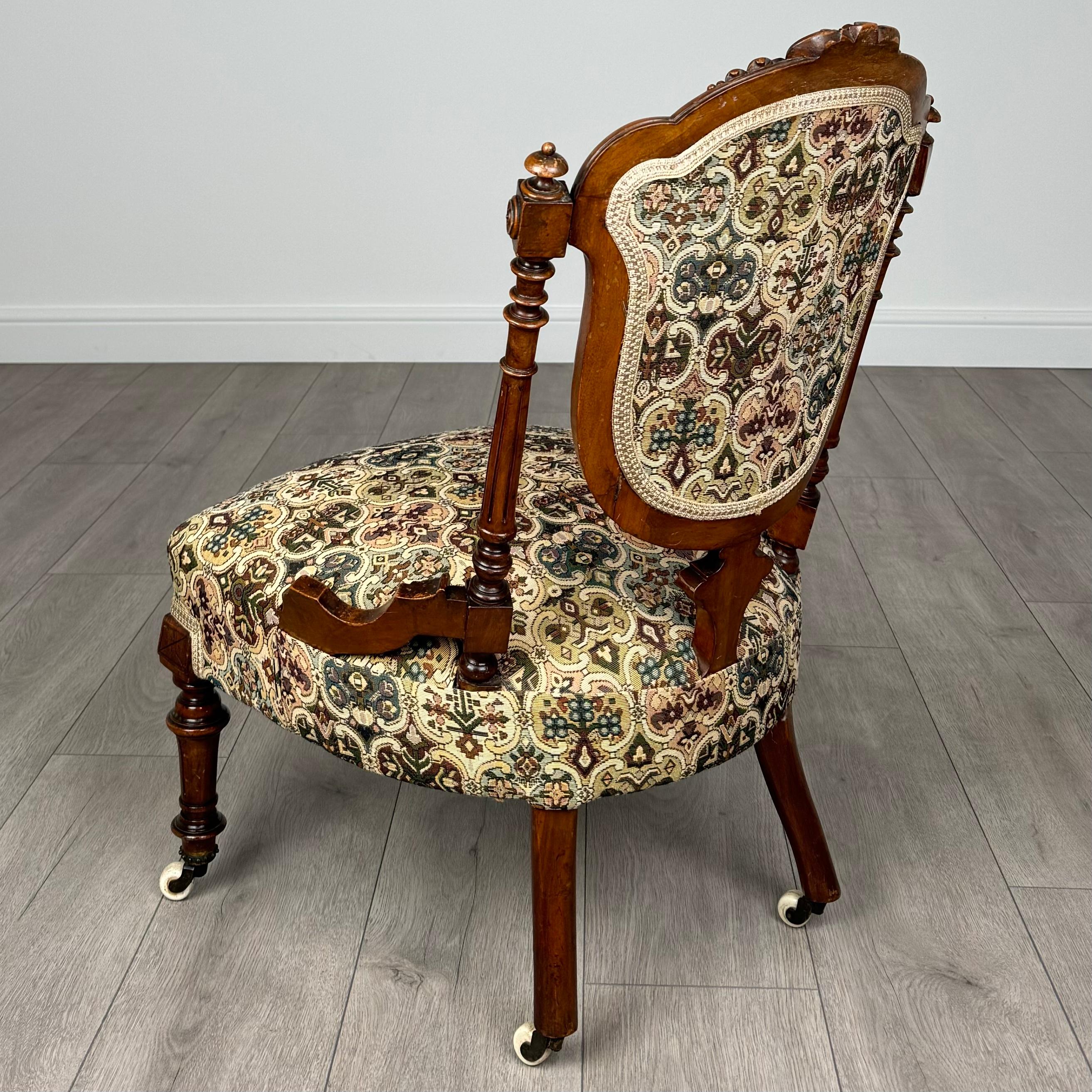 Pareja De Sillones Antiguos De Nogal Siglo XIX ( REF AF-3609 ) Tallado en venta