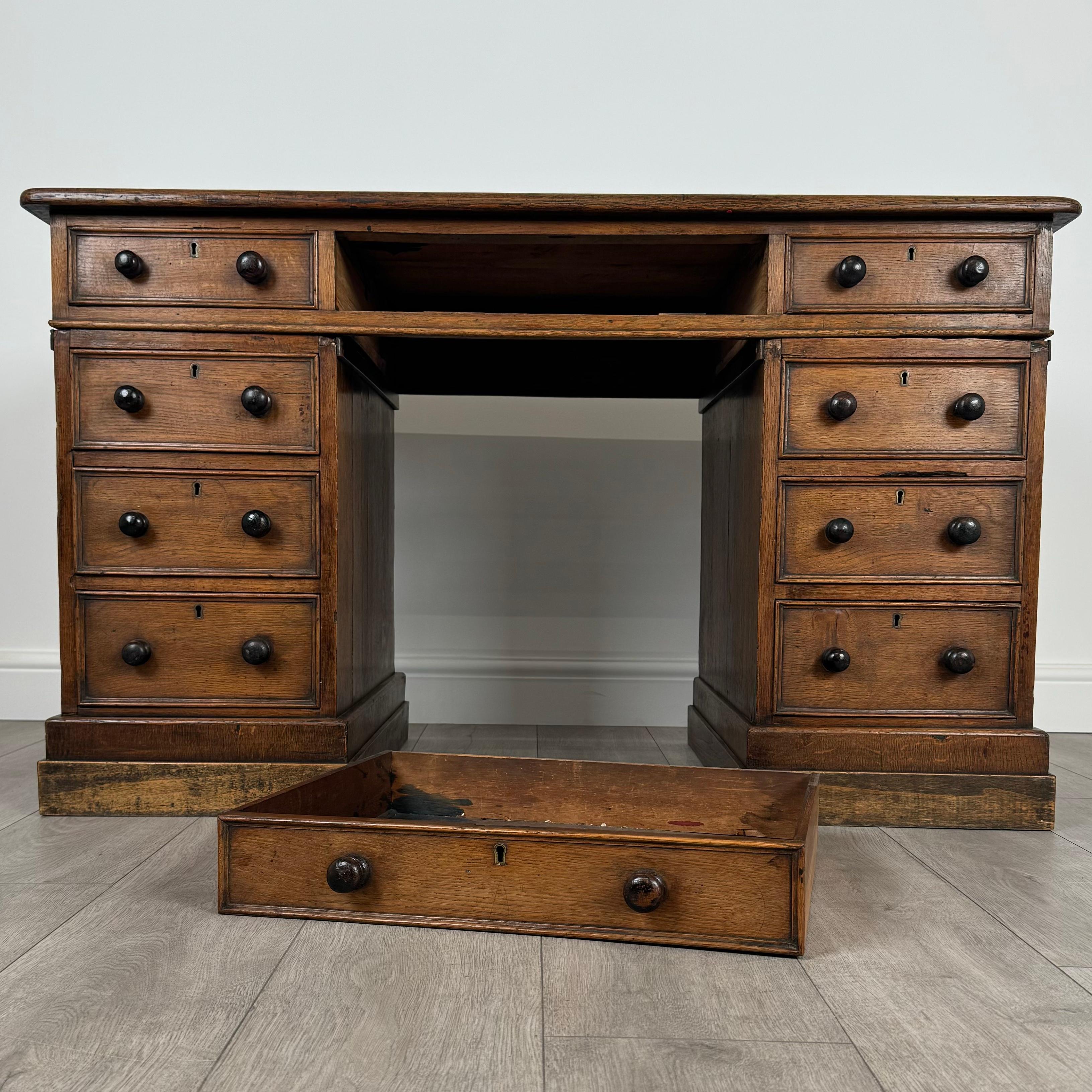 Antique 19th Century Pedestal Desk In Oak ( REF AF-3642 ) For Sale 7