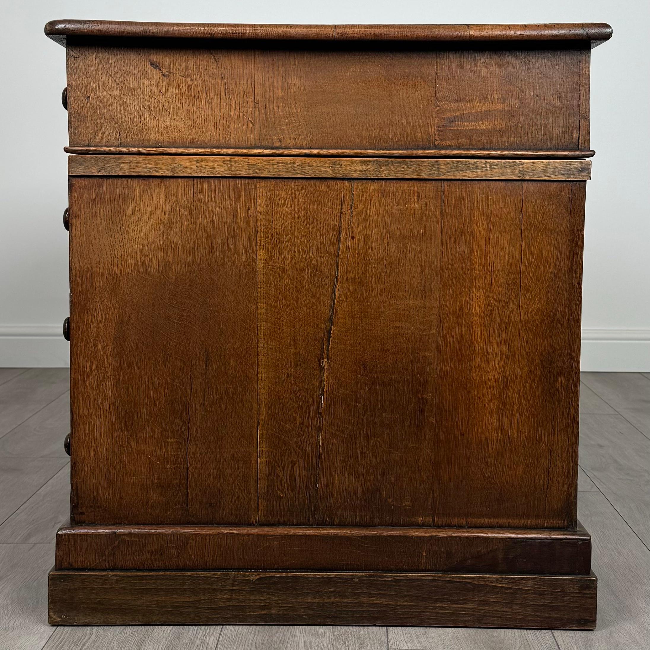 Antique 19th Century Pedestal Desk In Oak ( REF AF-3642 ) In Good Condition For Sale In Ledbury, GB