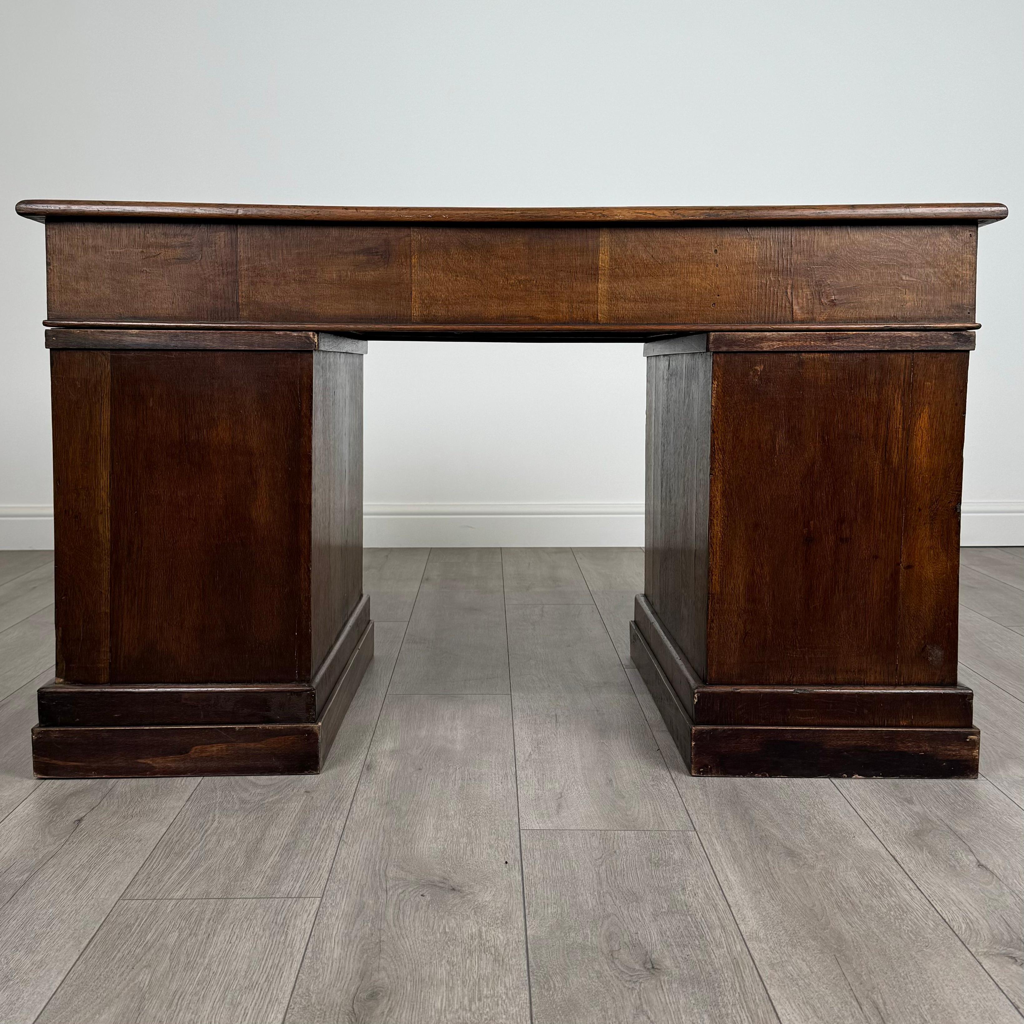 Antique 19th Century Pedestal Desk In Oak ( REF AF-3642 ) For Sale 2