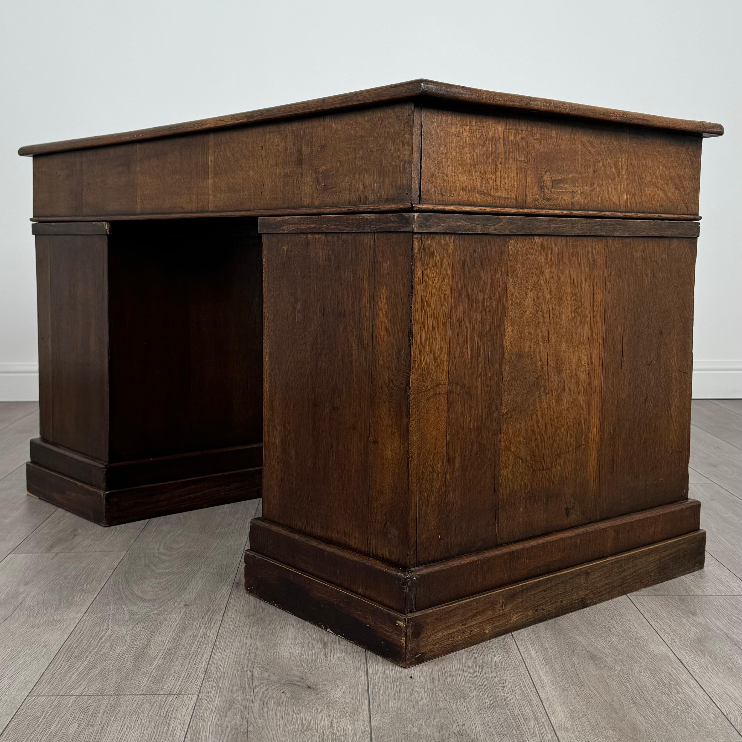 Antique 19th Century Pedestal Desk In Oak ( REF AF-3642 ) For Sale 3