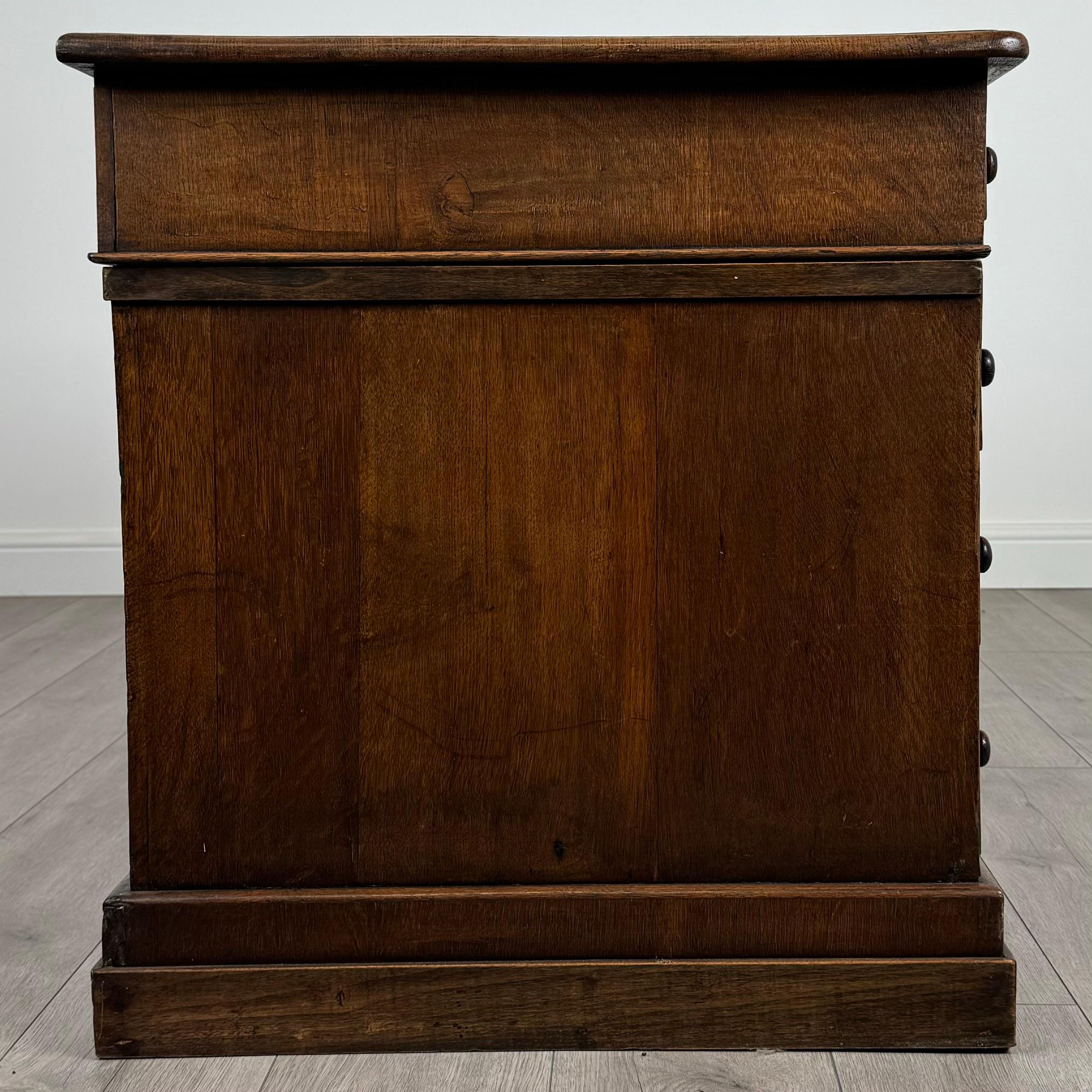 Antique 19th Century Pedestal Desk In Oak ( REF AF-3642 ) For Sale 4