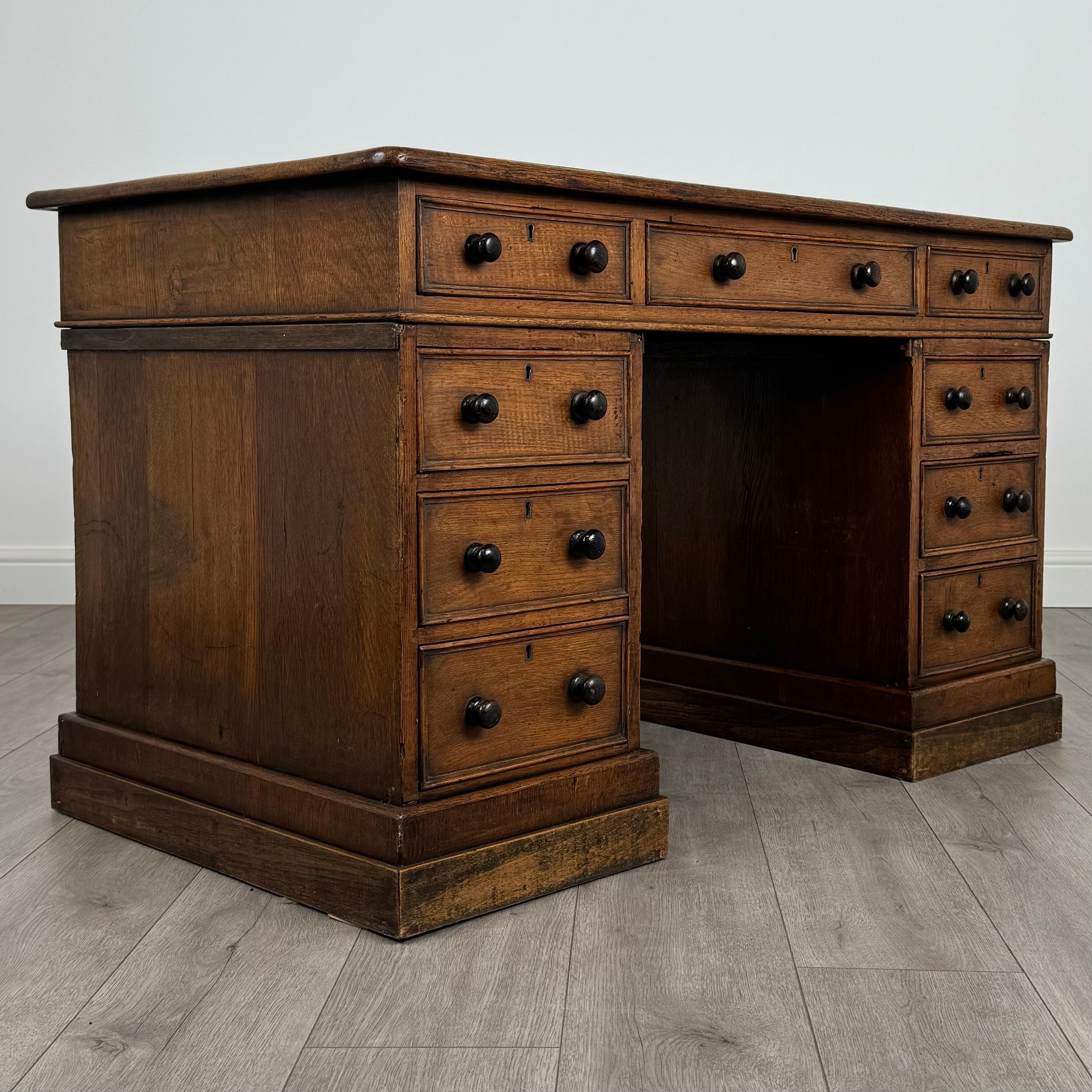 Antique 19th Century Pedestal Desk In Oak ( REF AF-3642 ) For Sale 5