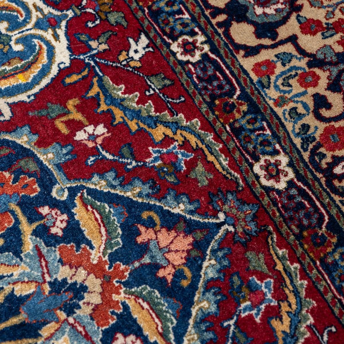 Antico tappeto persiano del XIX secolo, coppia di rari tappeti Tabriz fatti a mano del 1880 ca. in vendita 10