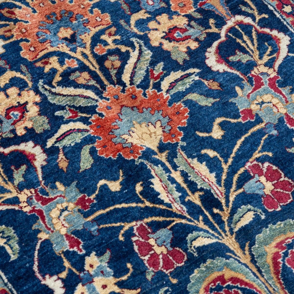 Antico tappeto persiano del XIX secolo, coppia di rari tappeti Tabriz fatti a mano del 1880 ca. In condizioni buone in vendita a Royal Tunbridge Wells, Kent