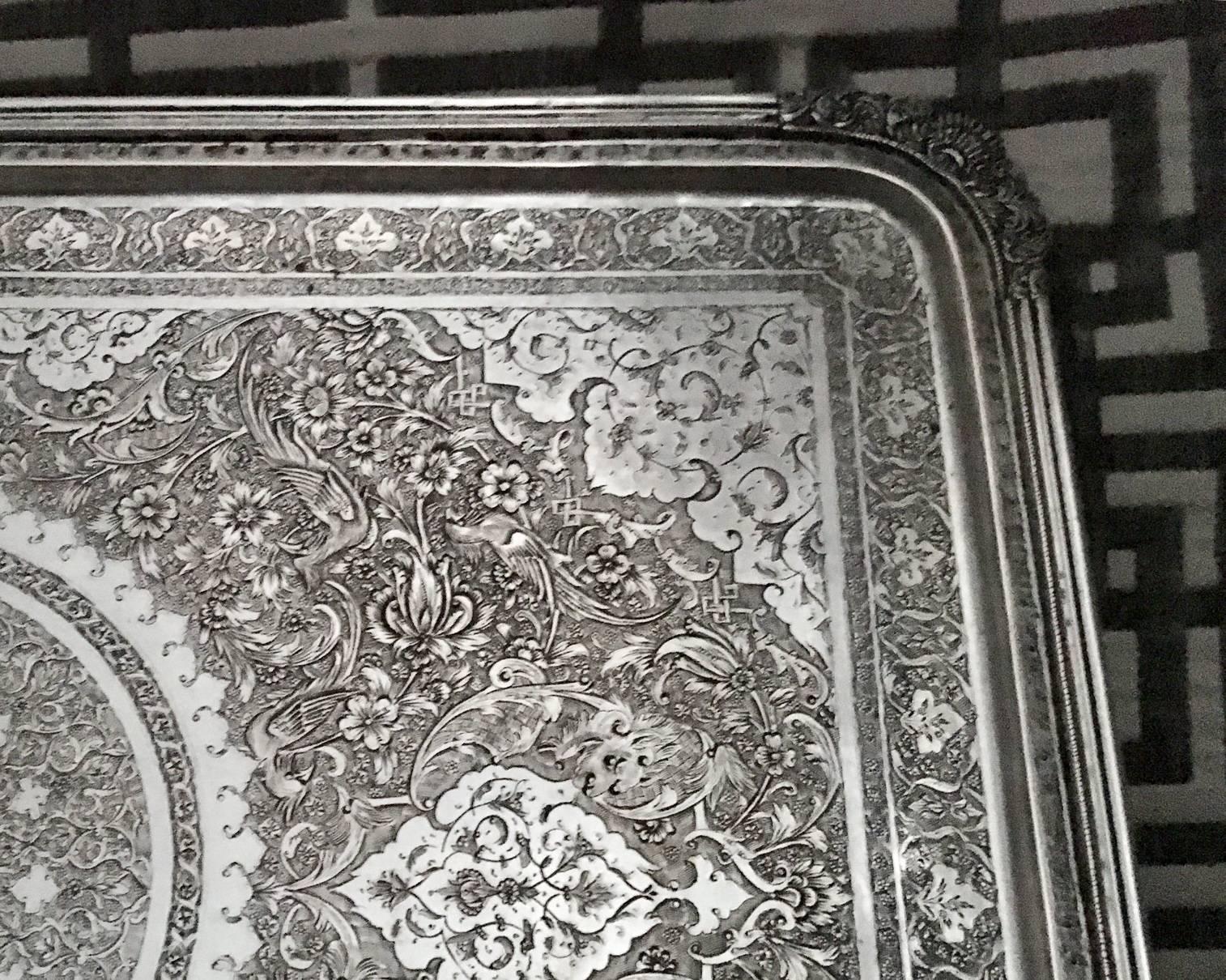 Antique 19th Century Persian Silver Tray In Good Condition In Madrid, ES