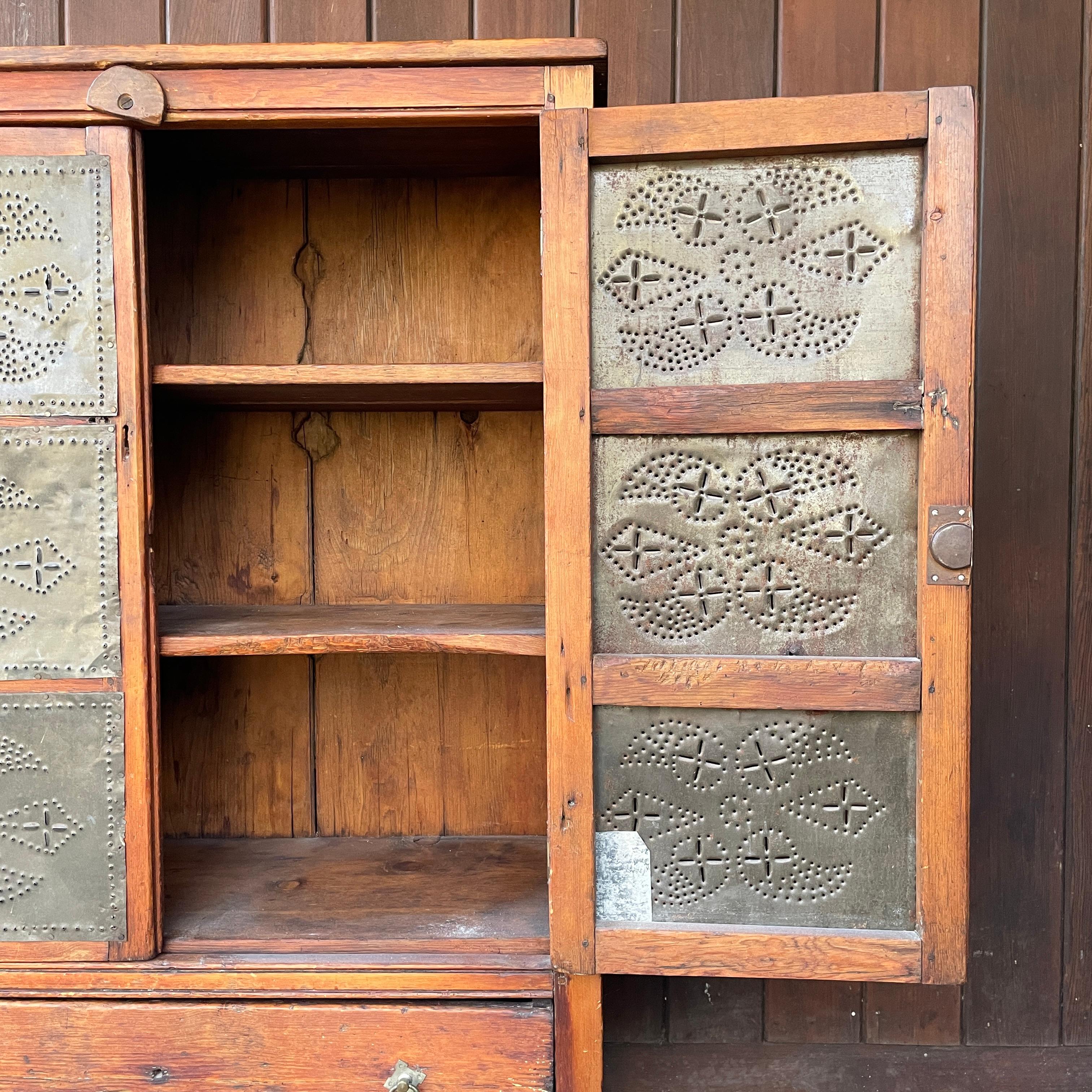 Americano Antique 19th Century Pie Safe Cabinet Single Drawer American in vendita