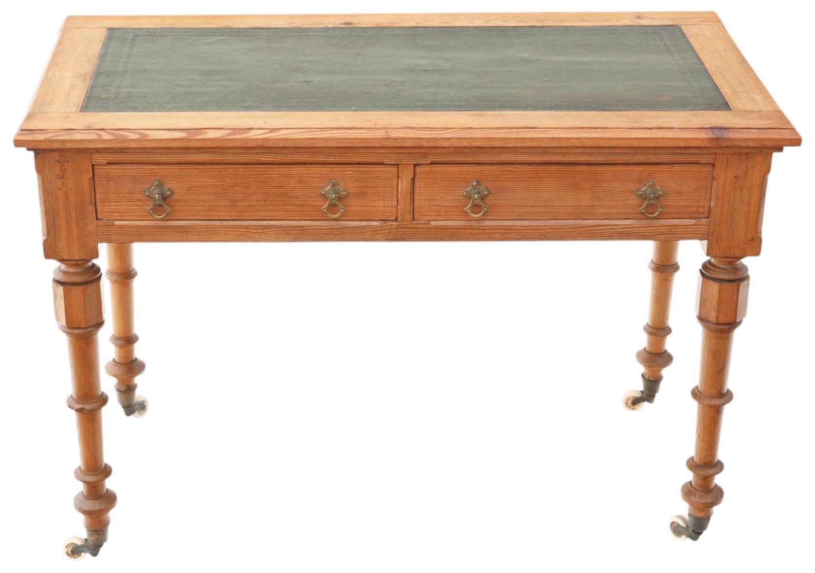 Ancien bureau de sacristie en pitch-pin du 19ème siècle - Elegance néo-gothique, idéal comme table d'écriture ou coiffeuse

Bureau de style néo-gothique victorien de grande qualité, fabriqué en pitch-pin et datant du 19e siècle. Avec ses proportions