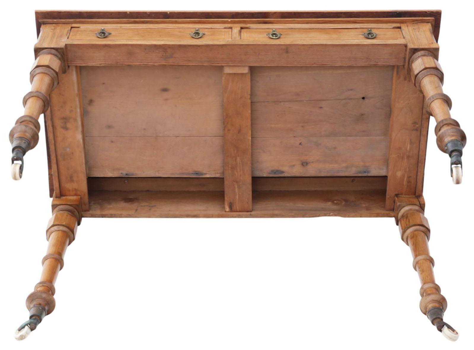 Ancien bureau de sacristie en pitch-pin du 19e siècle Table à langer de grande qualité en vente 3