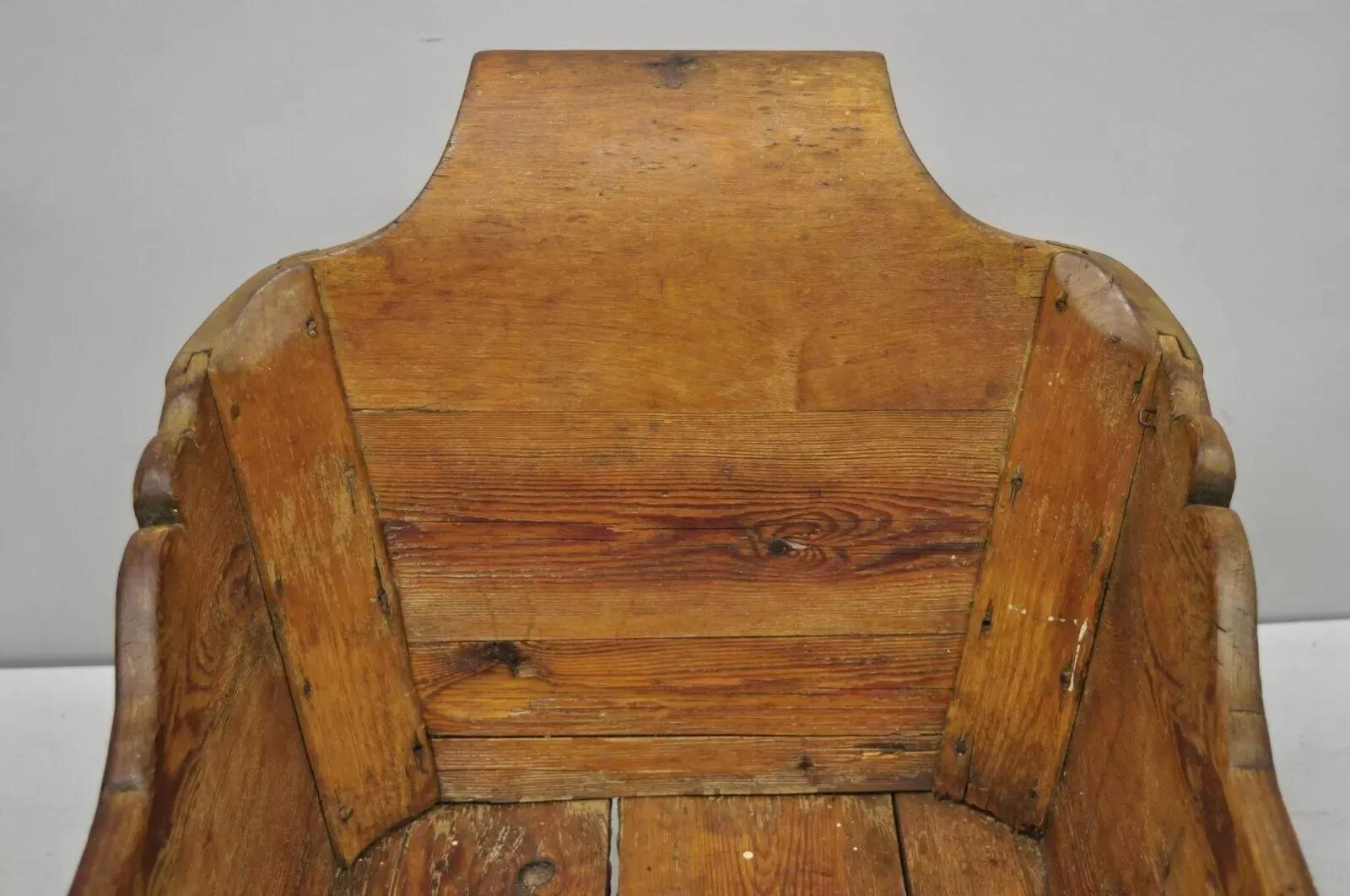 Antique 19th Century Primitive Colonial Carved Wood Baby Rocking Doll Cradle In Good Condition For Sale In Philadelphia, PA