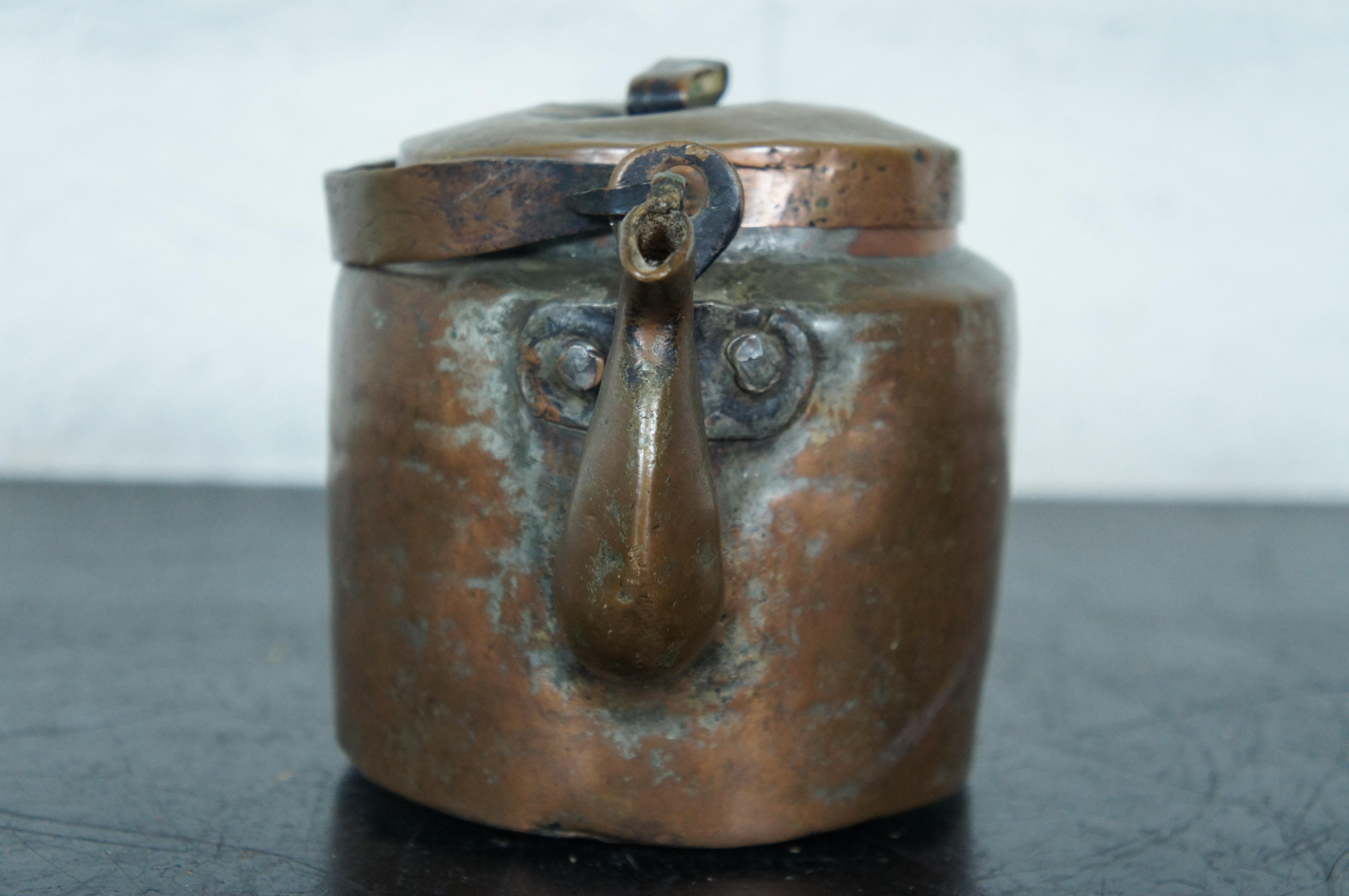 Antique 19th Century Primitive Hammered Copper Tea Pot Coffee Kettle For Sale 2
