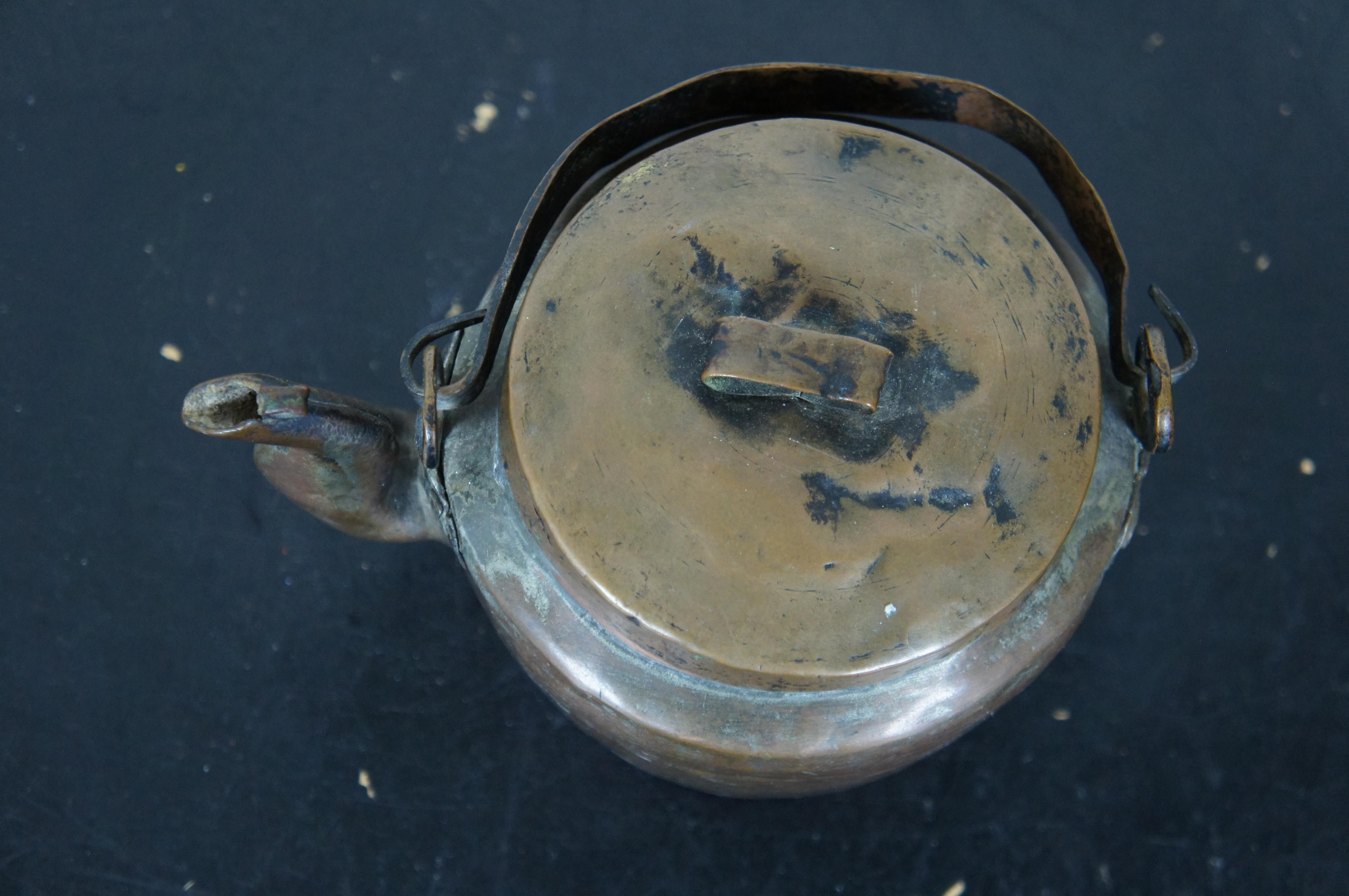 Antique 19th Century Primitive Hammered Copper Tea Pot Coffee Kettle For Sale 4
