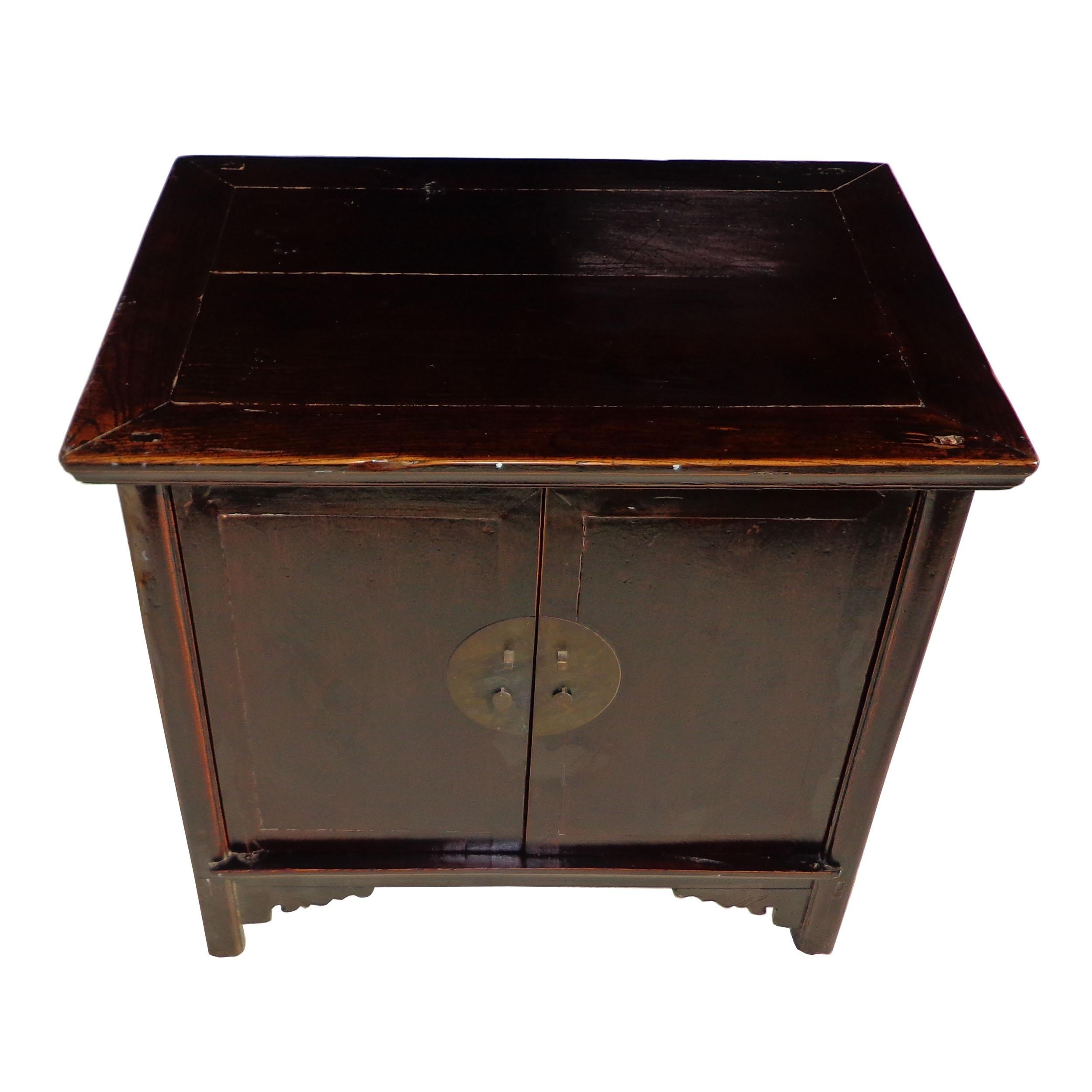 Elm Antique 19th Century Qing Chinese Cabinet For Sale