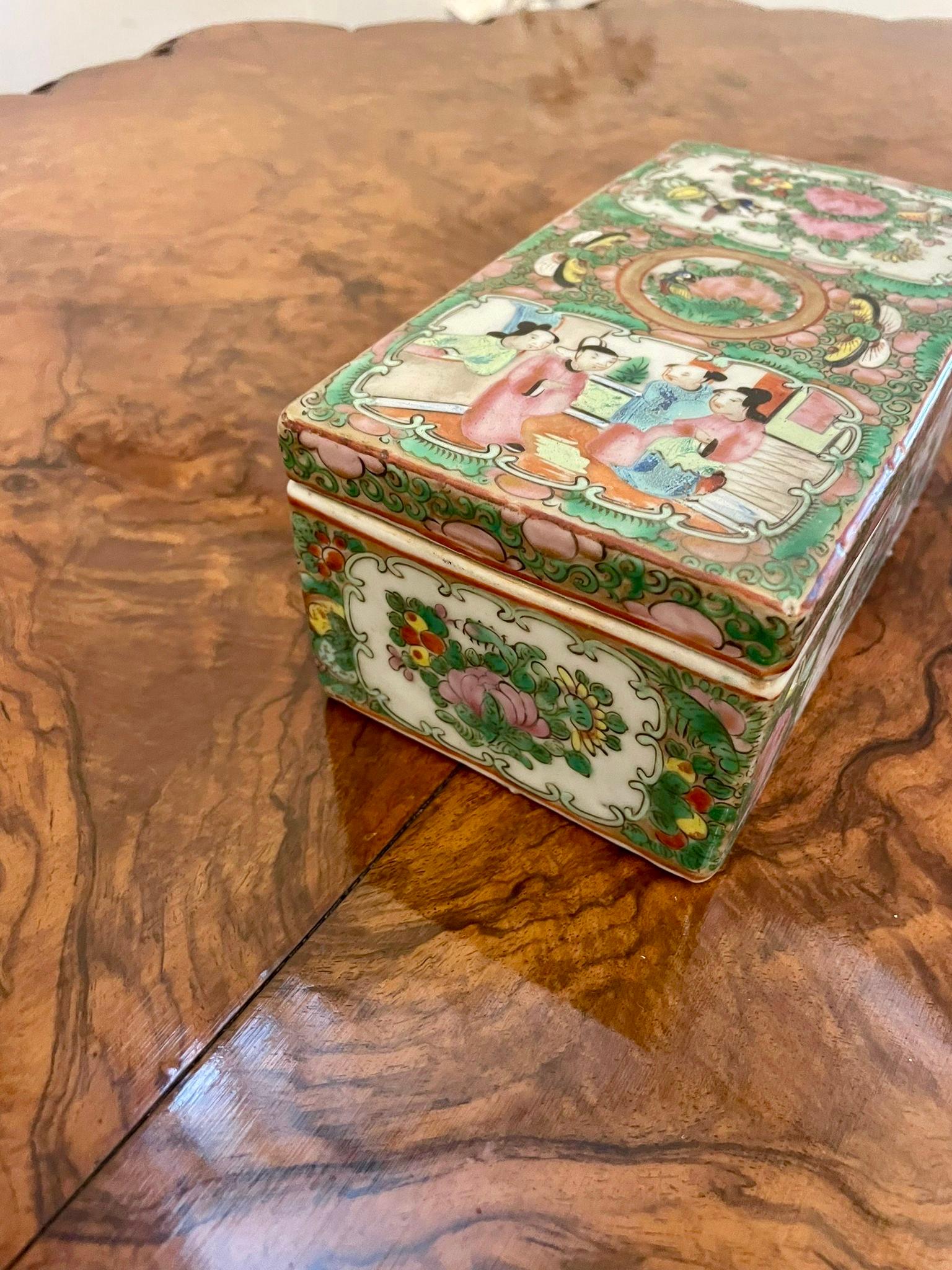 Antique 19th Century Quality Chinese Famille Rose Canton Lidded Pen Box For Sale 9