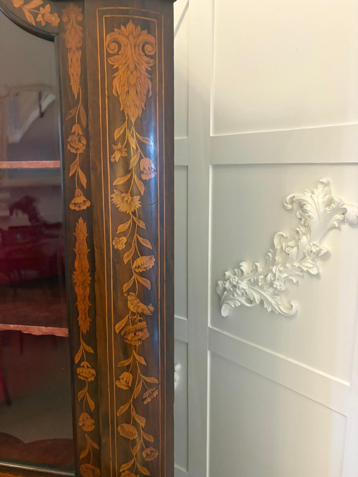 Ancienne armoire d'angle en marqueterie hollandaise de qualité du 19e siècle en vente 3