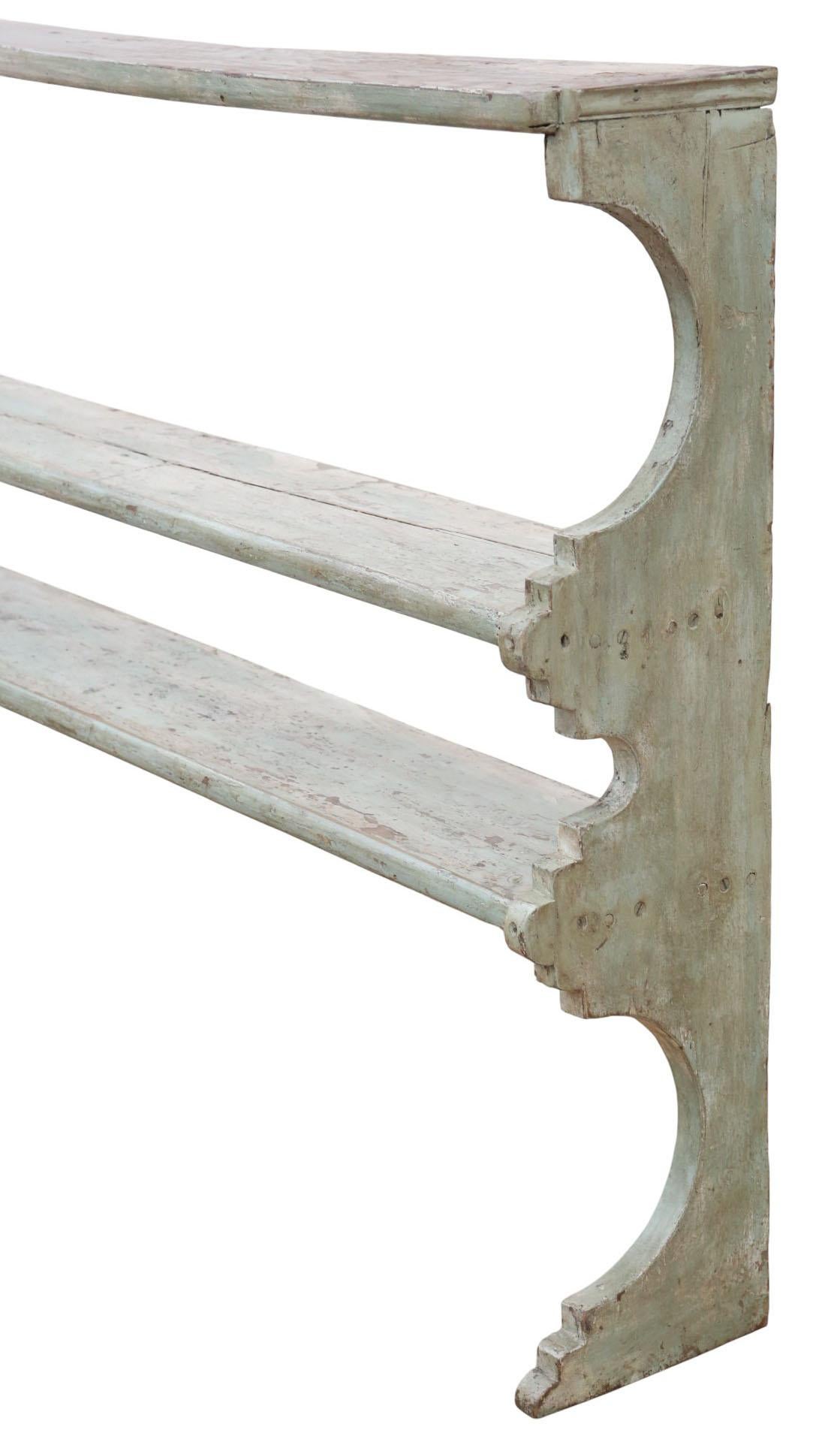 Country Scaffali da parete in olmo dipinto di qualità del XIX secolo - Libreria d'epoca in vendita