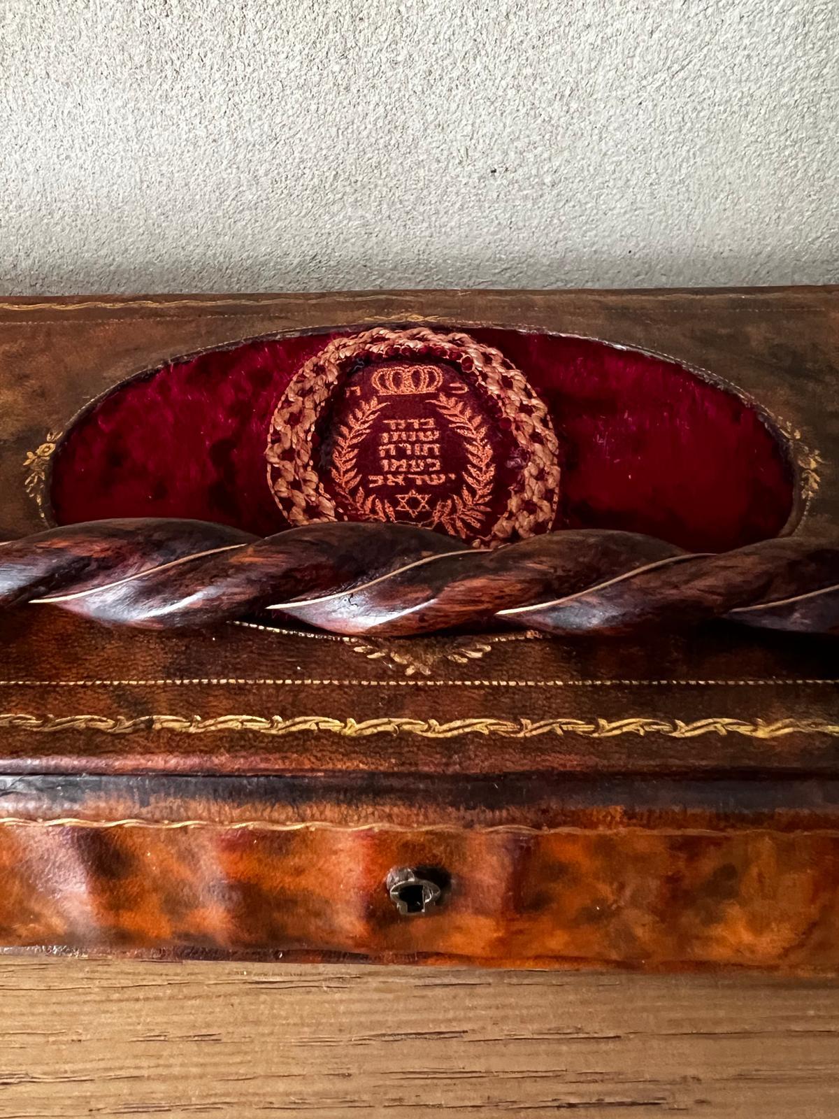 Antique 19th Century Art Deco Judaica Rosewood/Multi-Gemstone Torah Pointer For Sale 3