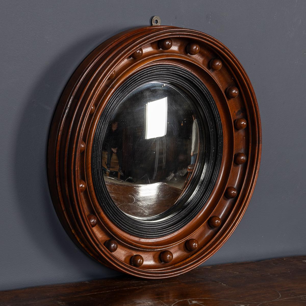 Autre Antique 19ème siècle Regency Mahogany Encaded Convex Mirror en vente