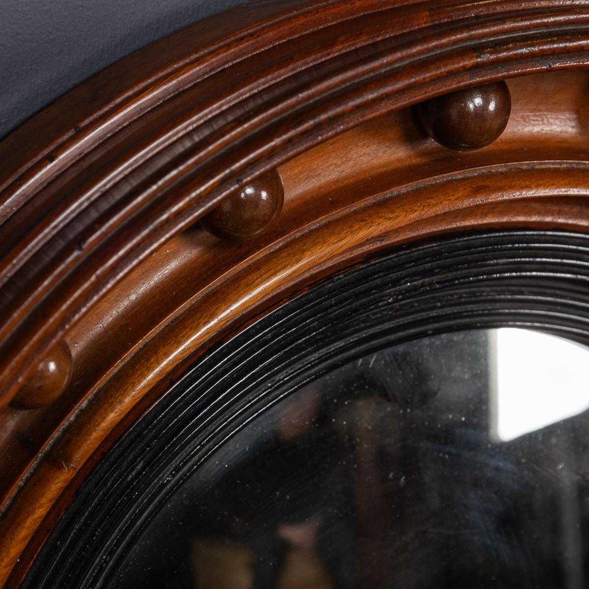 Antique 19ème siècle Regency Mahogany Encaded Convex Mirror Bon état - En vente à Royal Tunbridge Wells, Kent