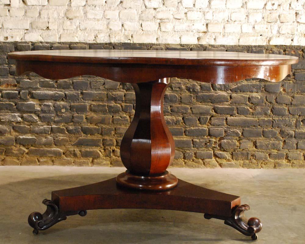 antique round mahogany dining table
