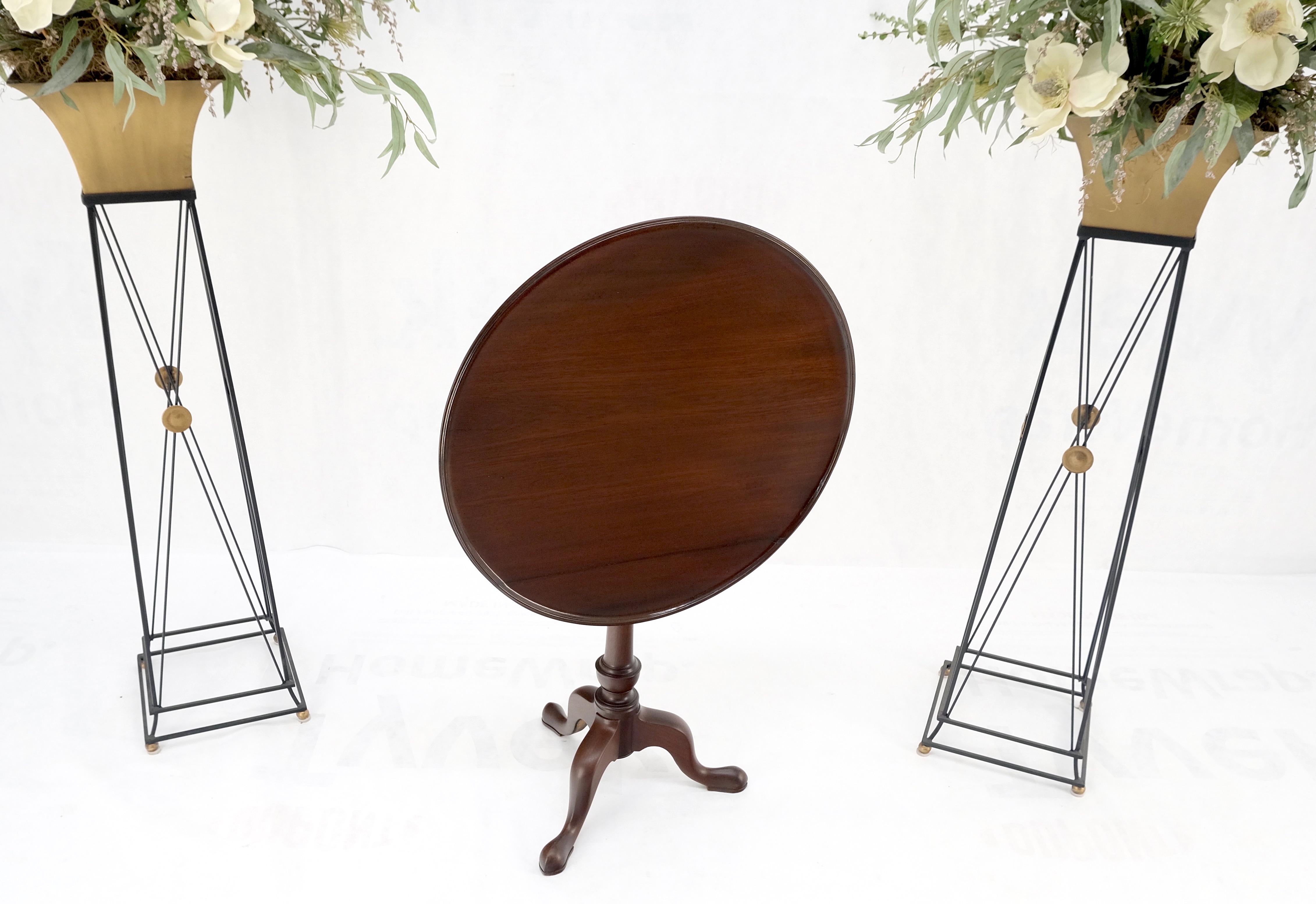 Antique 19th Century Round Tilt Top Side Lamp Breakfast Table  For Sale 5