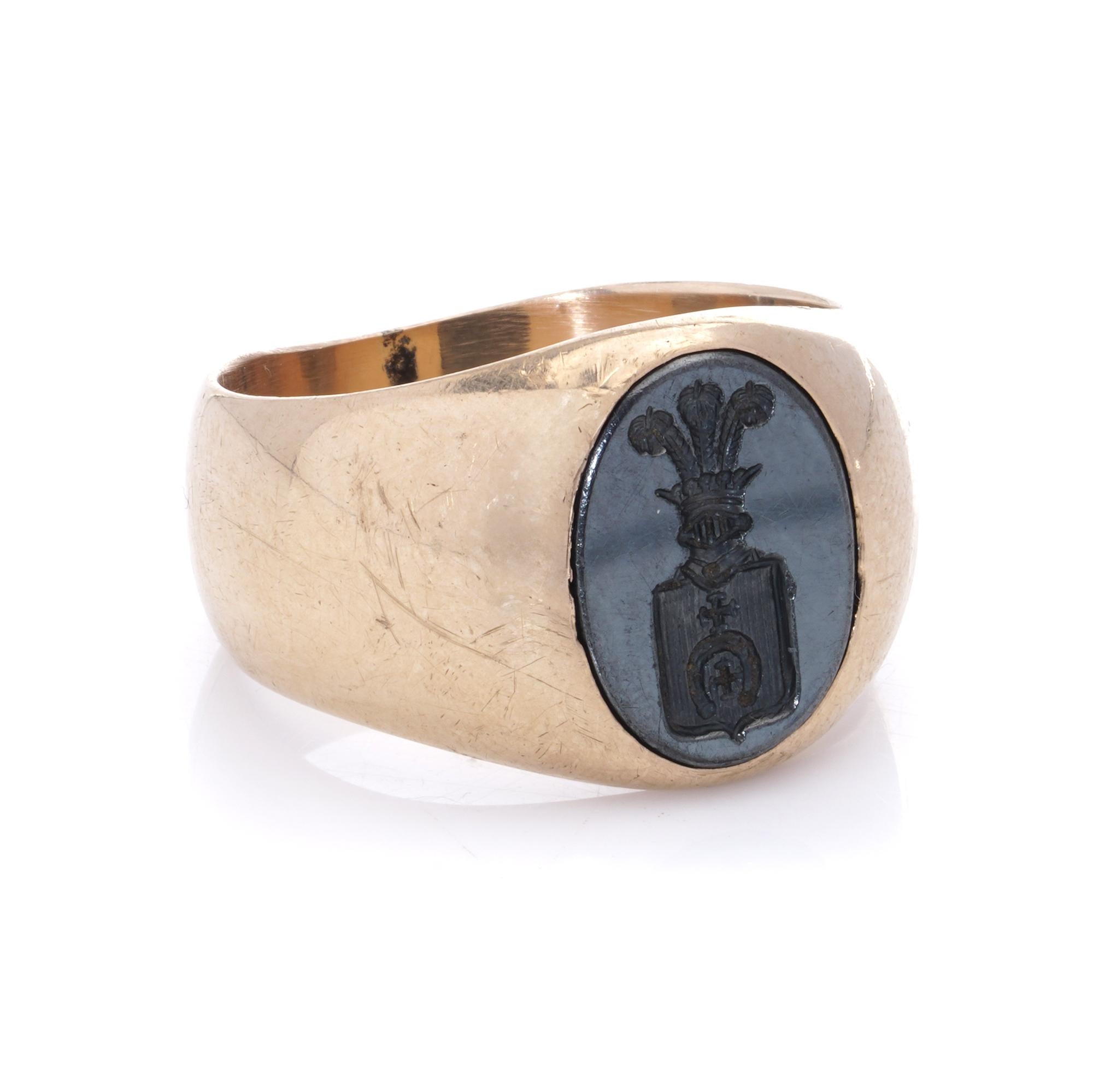 Antique 19th-Century Russian 14kt Gold Signet Ring with Lubich Clan For Sale 2