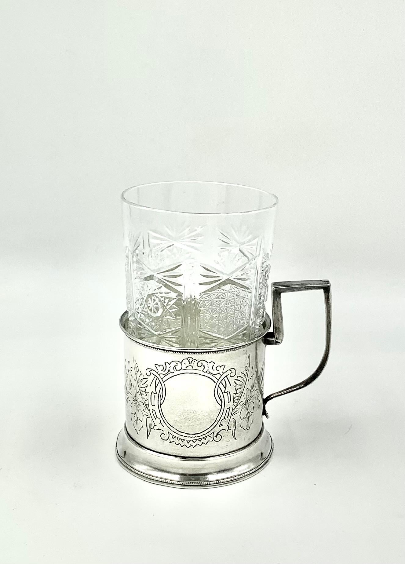 Ancien porte-verre à thé russe du 19e siècle en argent et cristal 84 en vente 9