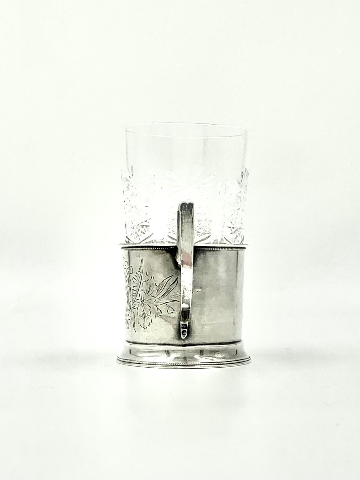 Russe Ancien porte-verre à thé russe du 19e siècle en argent et cristal 84 en vente